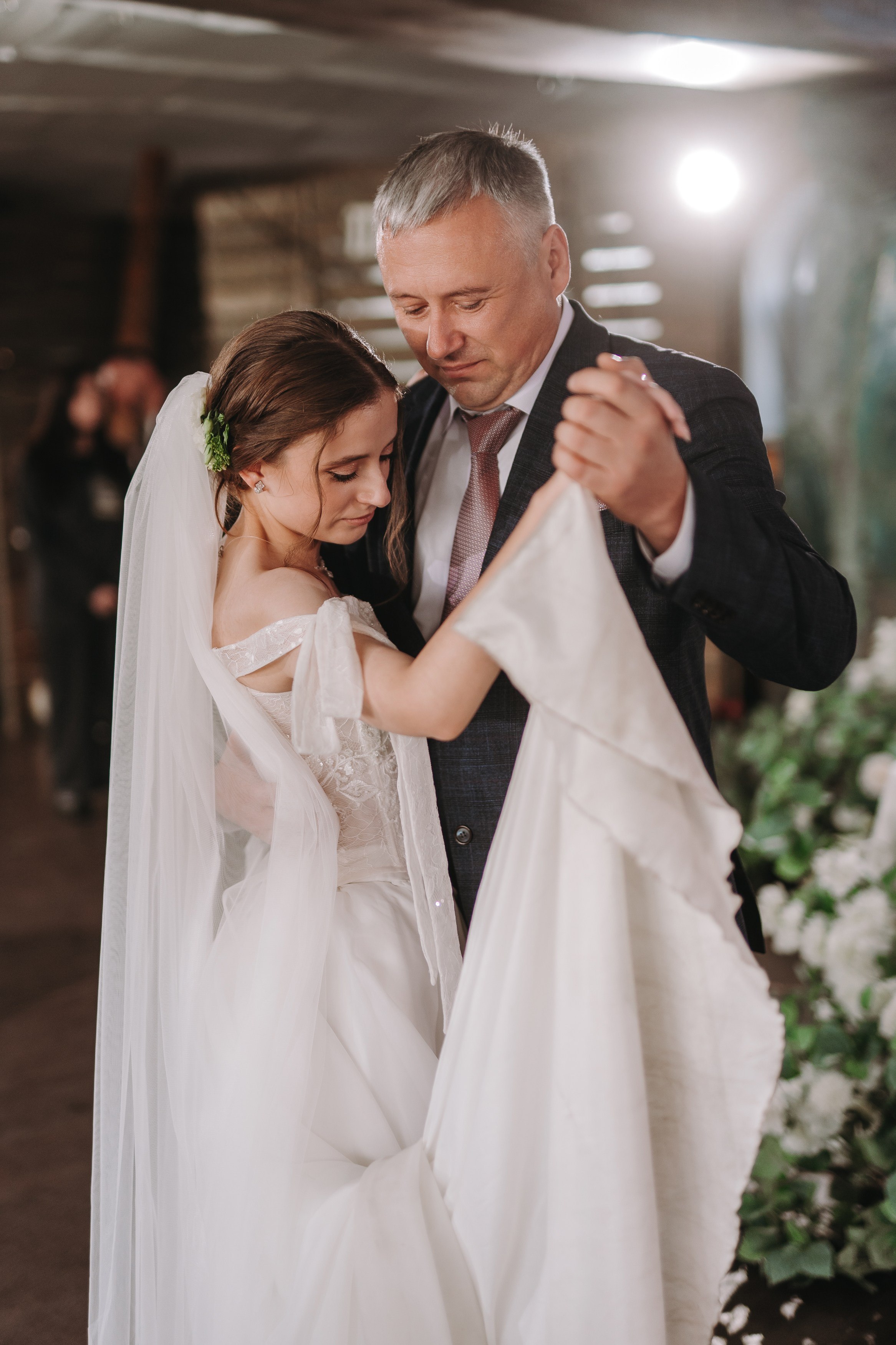 БАНКЕТНЫЙ ЗАЛ ТОРТУГА, ВЕДУЩИЙ АНДРЕЙ ОГНЕВ