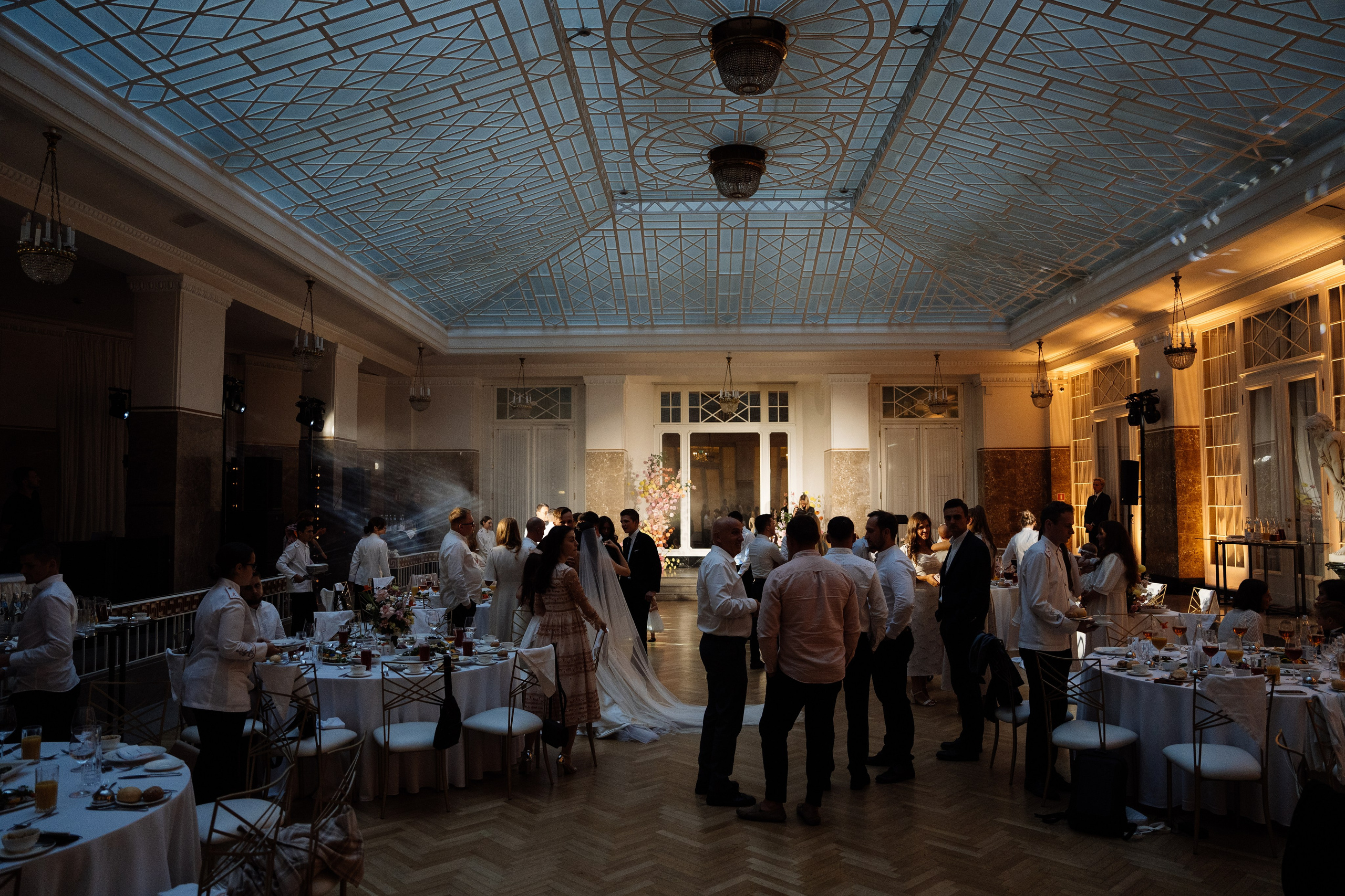 Свадьба в астории. Свадебный фотограф организатор в Санкт-Петербурге Ассоль Опарина