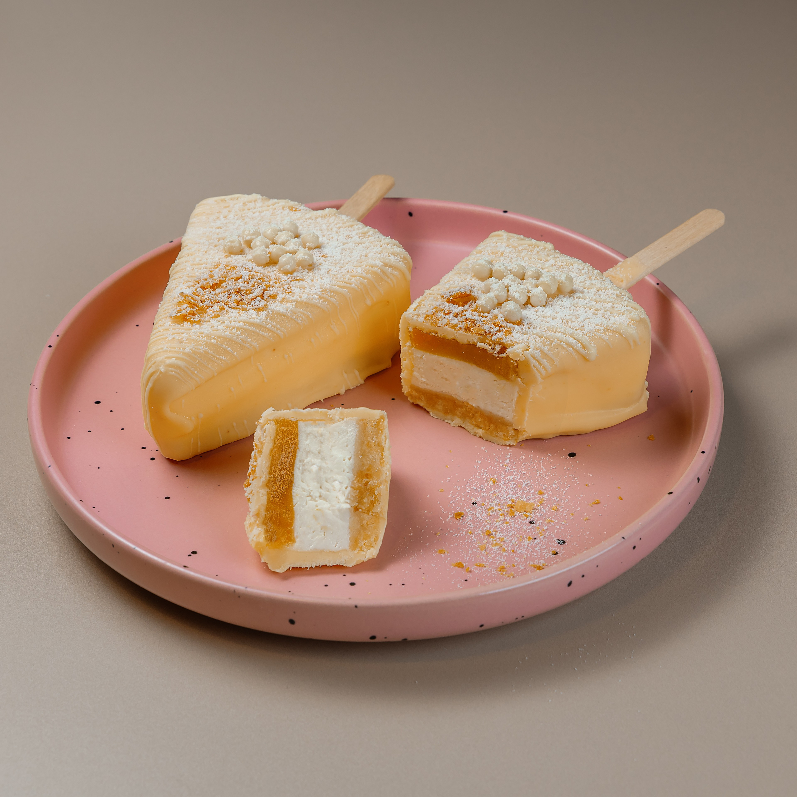 @Sladkoeshka03. Фотограф и видеограф в Улан-Удэ: Аюна Габагуева и Артём Шаханов