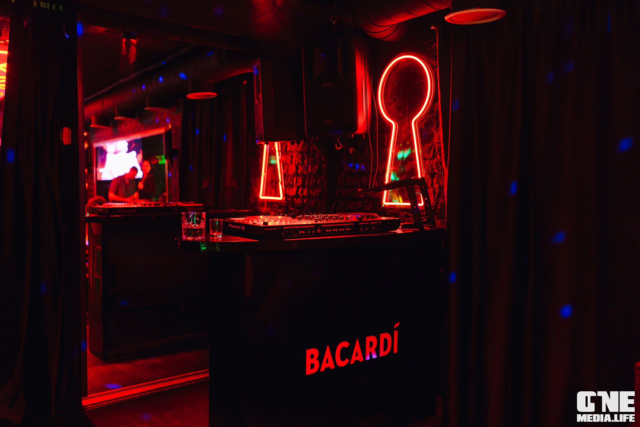 Фоторепортаж со дня рождения бара Secret. One Media Life: фоторепортажи, фотоотчеты с мероприятий и заведений