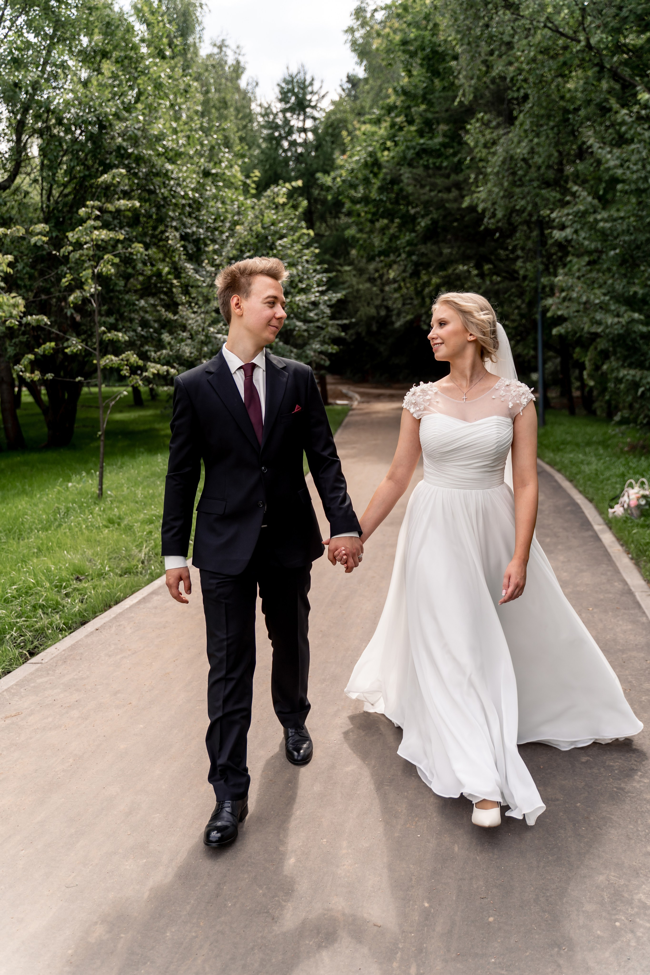 Свадебная прогулка. Бутово. Фотограф \ Видеограф на Крещение, Венчание Москва| Семейные съемки