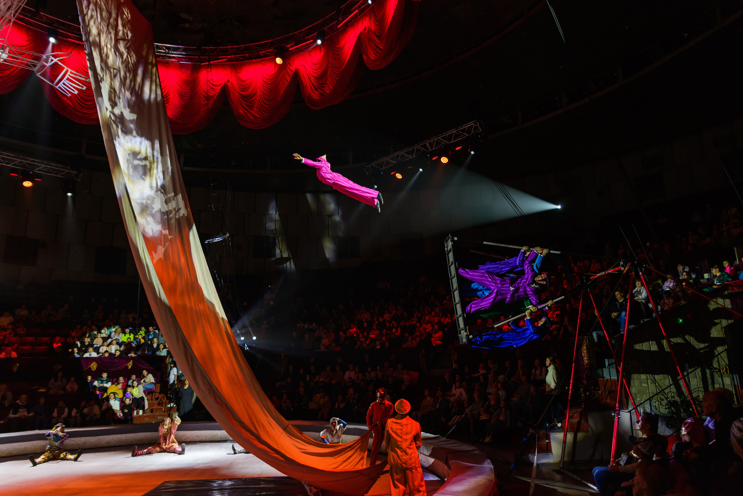 Пермский государственный цирк. Фотограф в Ханты-Мансийске Евгений Жуланов