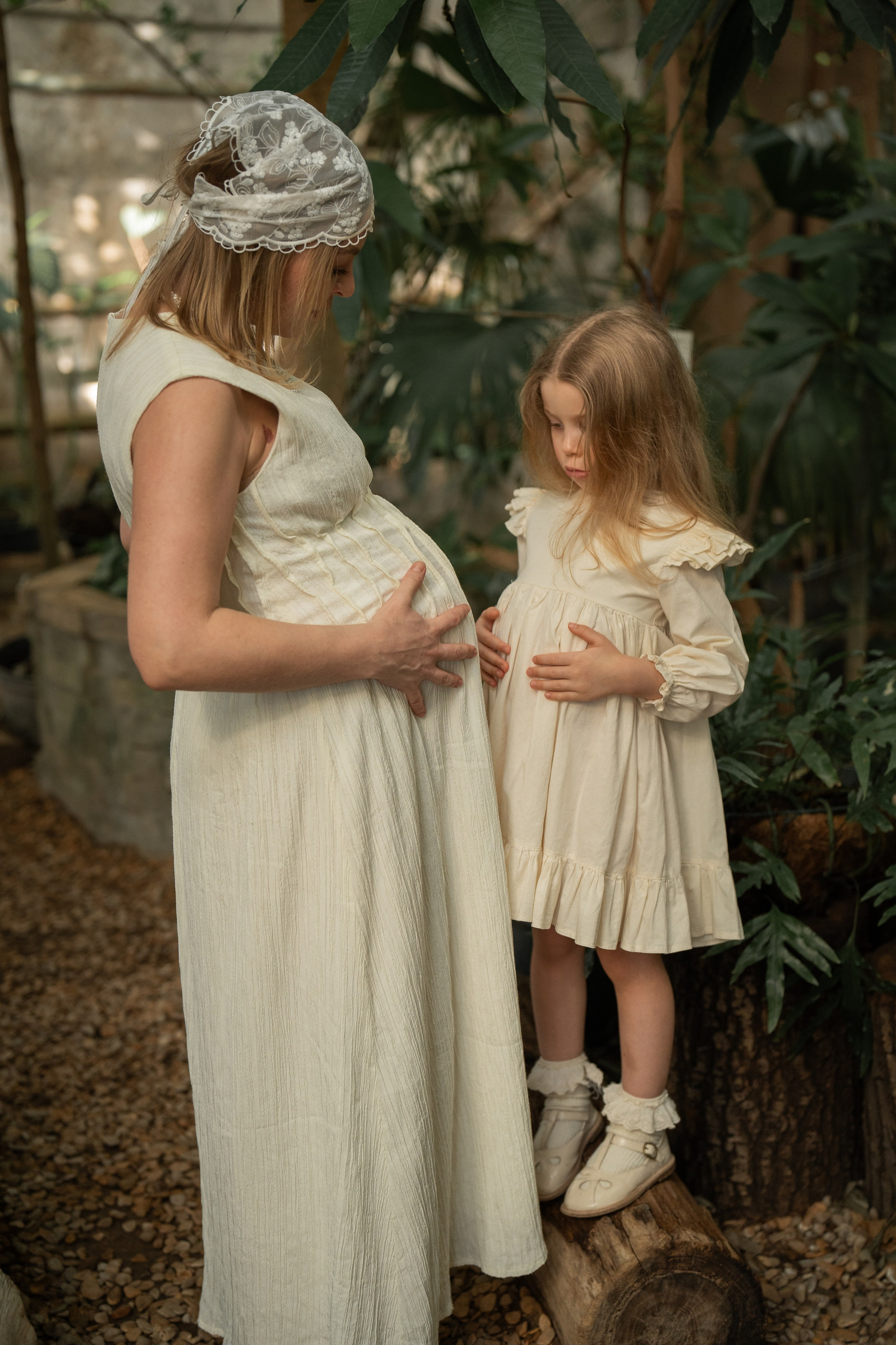 Василек с мамой. Фондовая оранжерея. Семейный и детский фотограф в Сергиев Посаде, Хотьково Якимчук Любовь