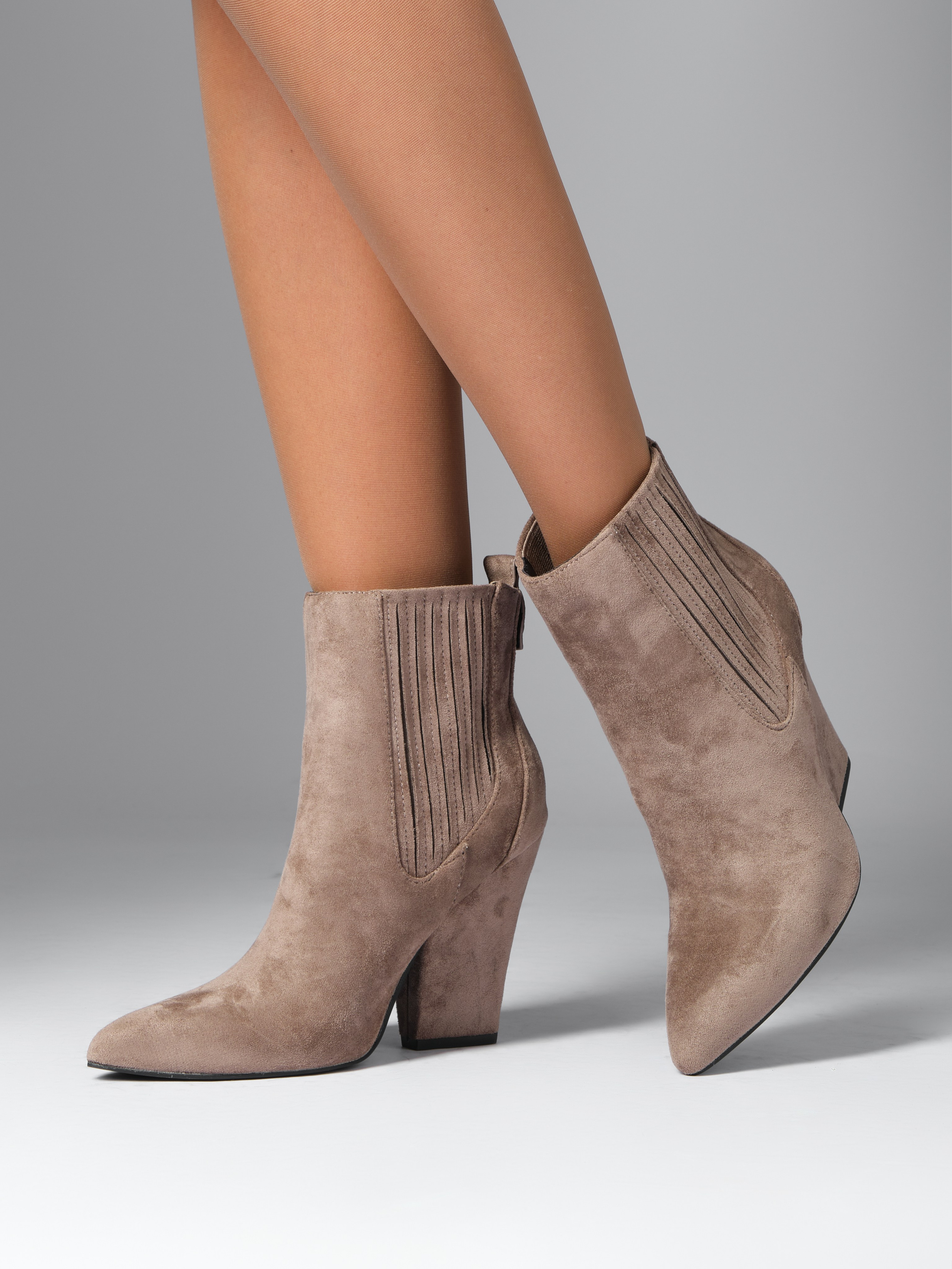 Полусапожки. Фотостудия для Wildberries Ozon