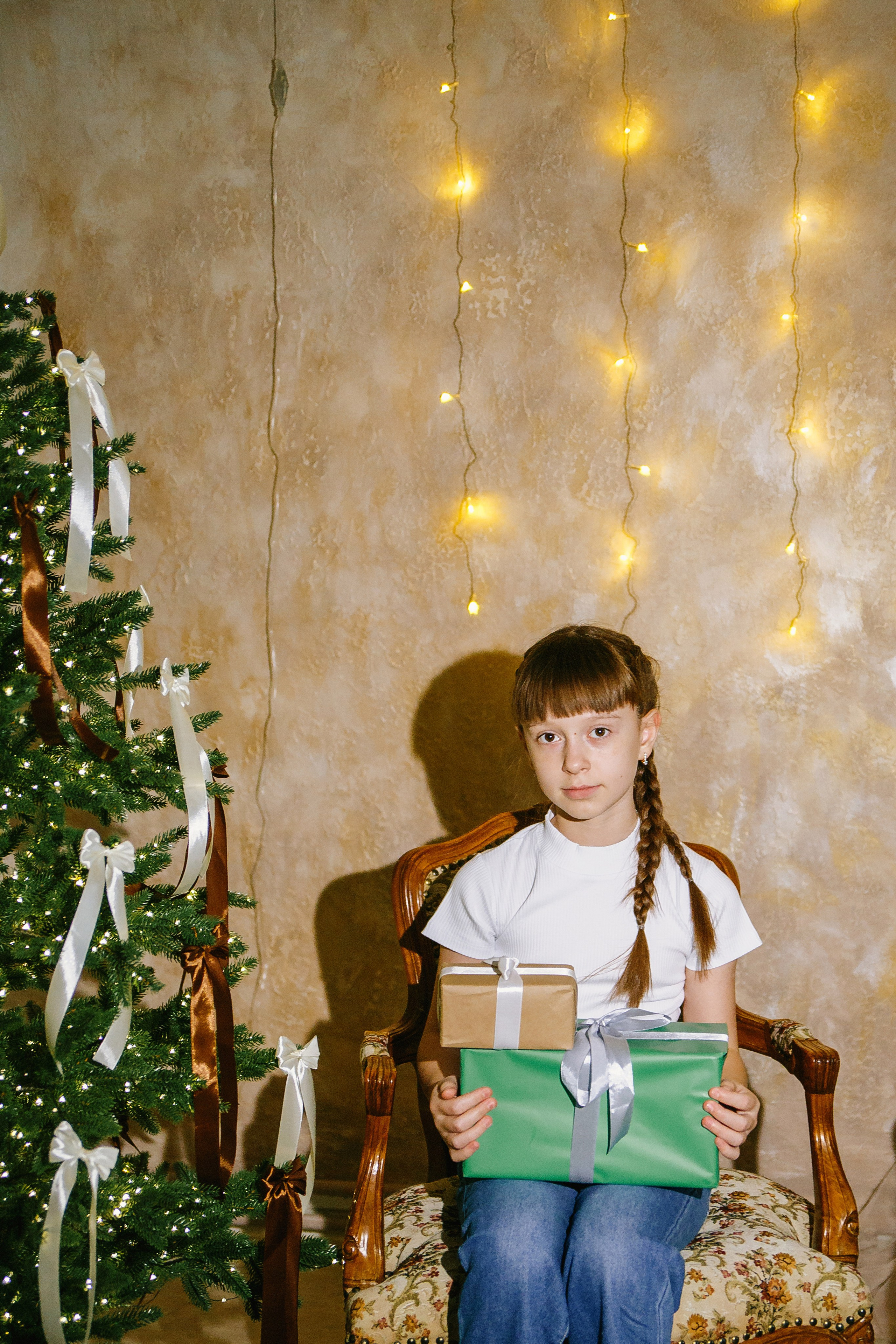 Две сестры, Карина и Кристина. Выпускные альбомы Искитим, Бердск и Новосибирск Крюкова Елена