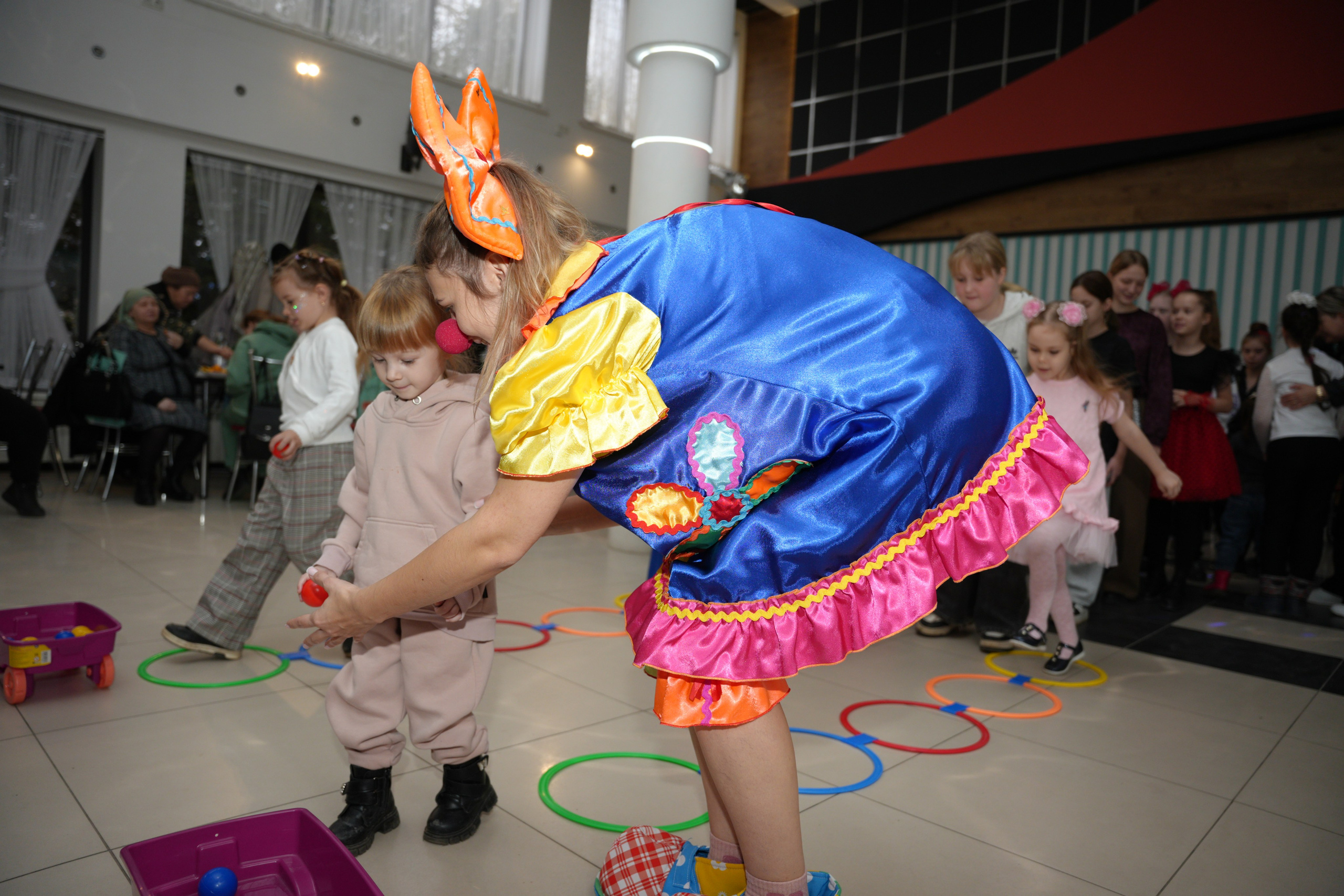 Социально —благотворительная акция «Ты в этом мире не один», посвященная Международному дню инвалидов. ВЫПУСКНЫЕ АЛЬБОМЫ, Школьный фотограф, семейный и свадебный в Саратове и области Ольга Плаксина