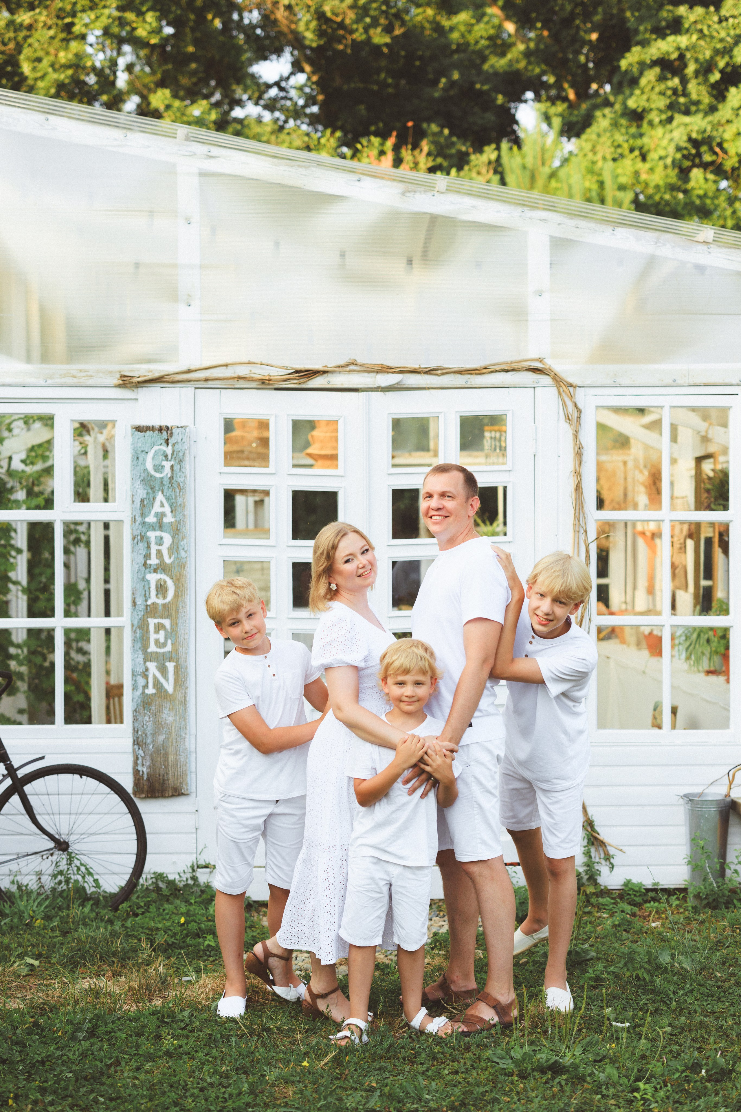 Семейная фотосессия, загородная фотостудия Clover Dacha. Семейный и детский фотограф в Краснодаре Анна Трашкова