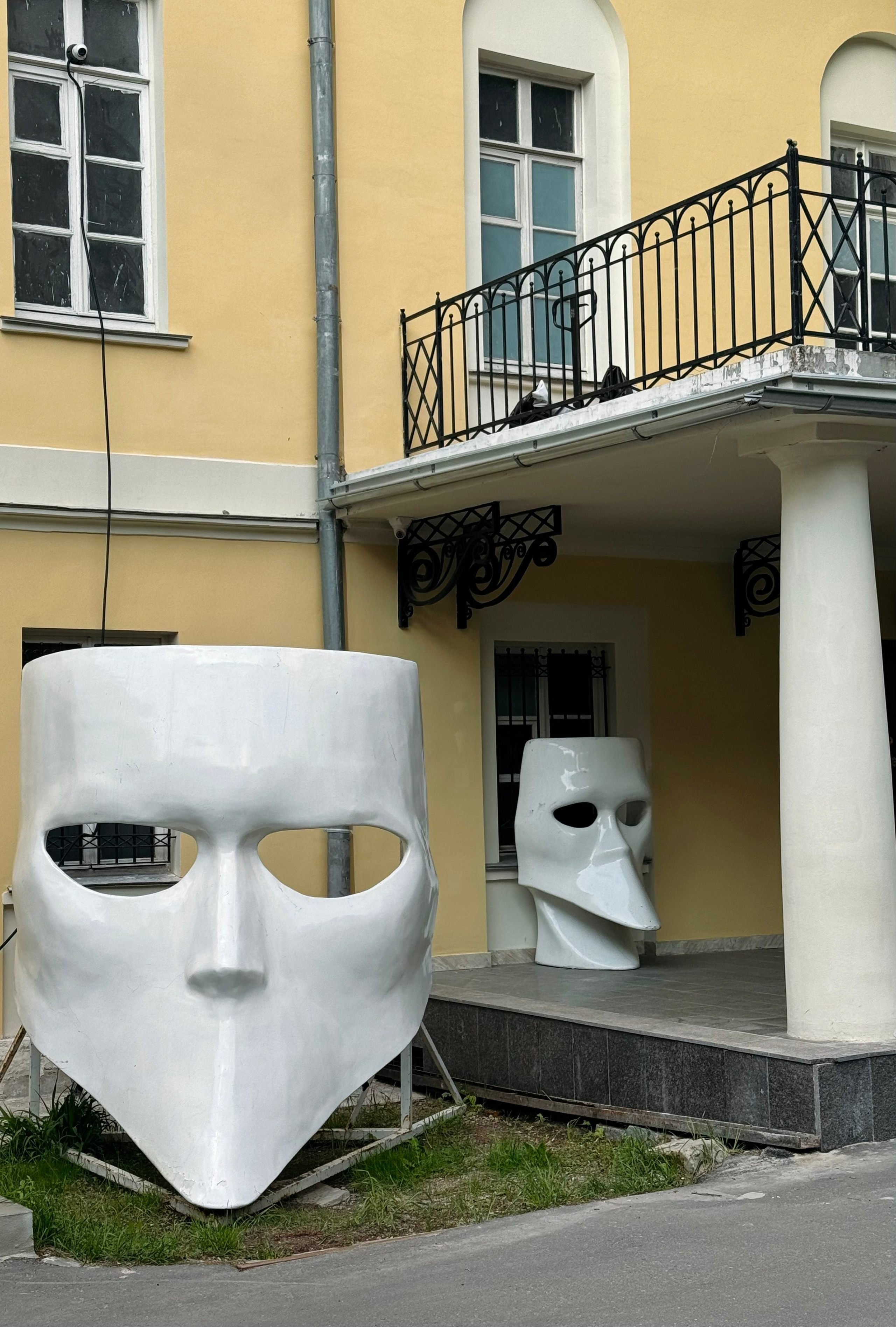 Маски в городе