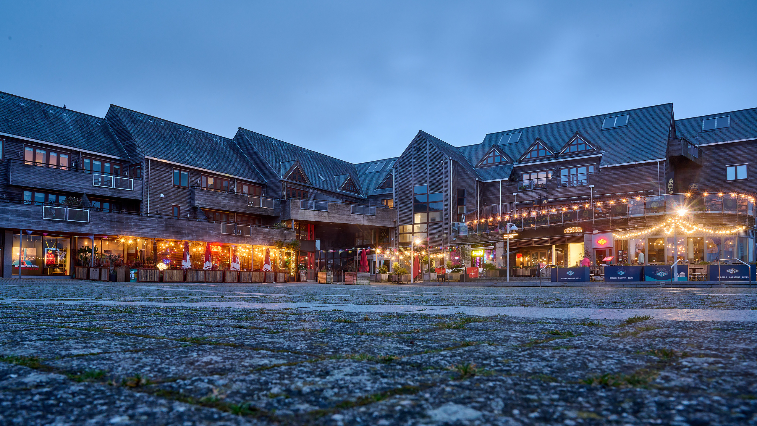 Город Фалмут, Великобритания, вечером