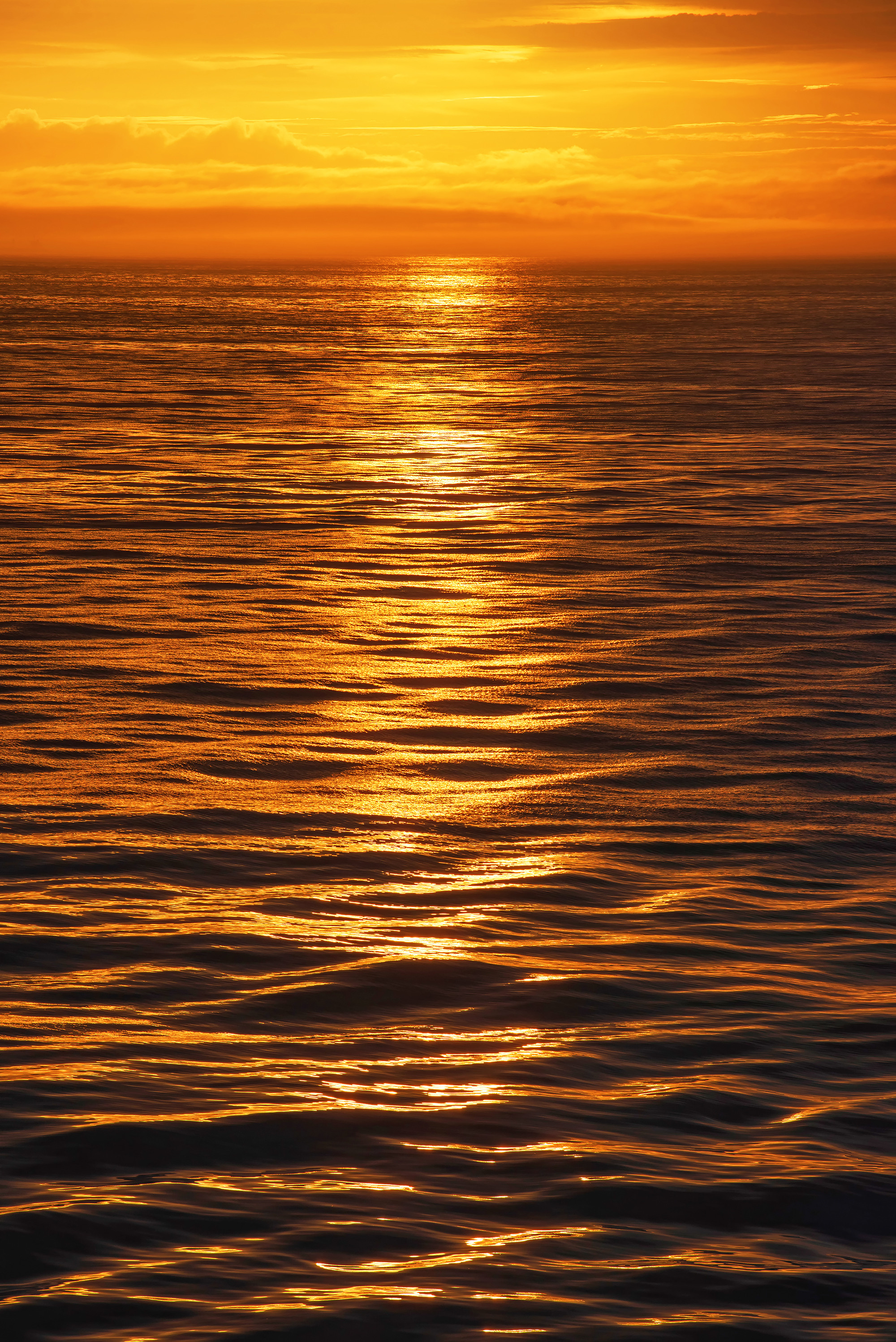 Закат в море