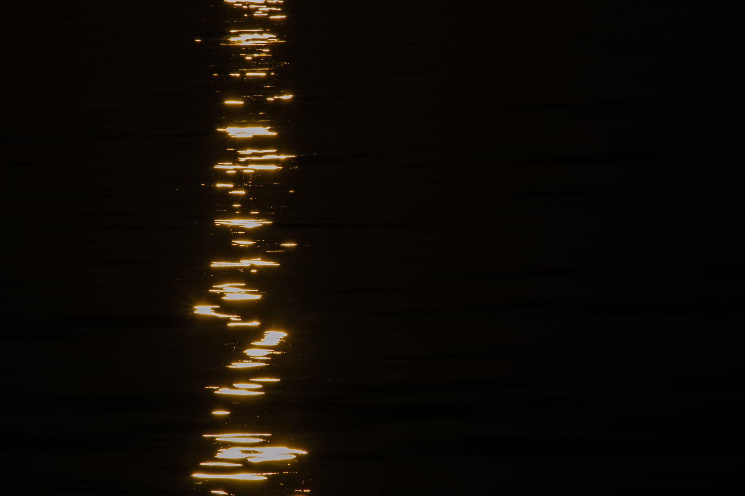 Текстура, фон - солнечные блики на поверхности моря