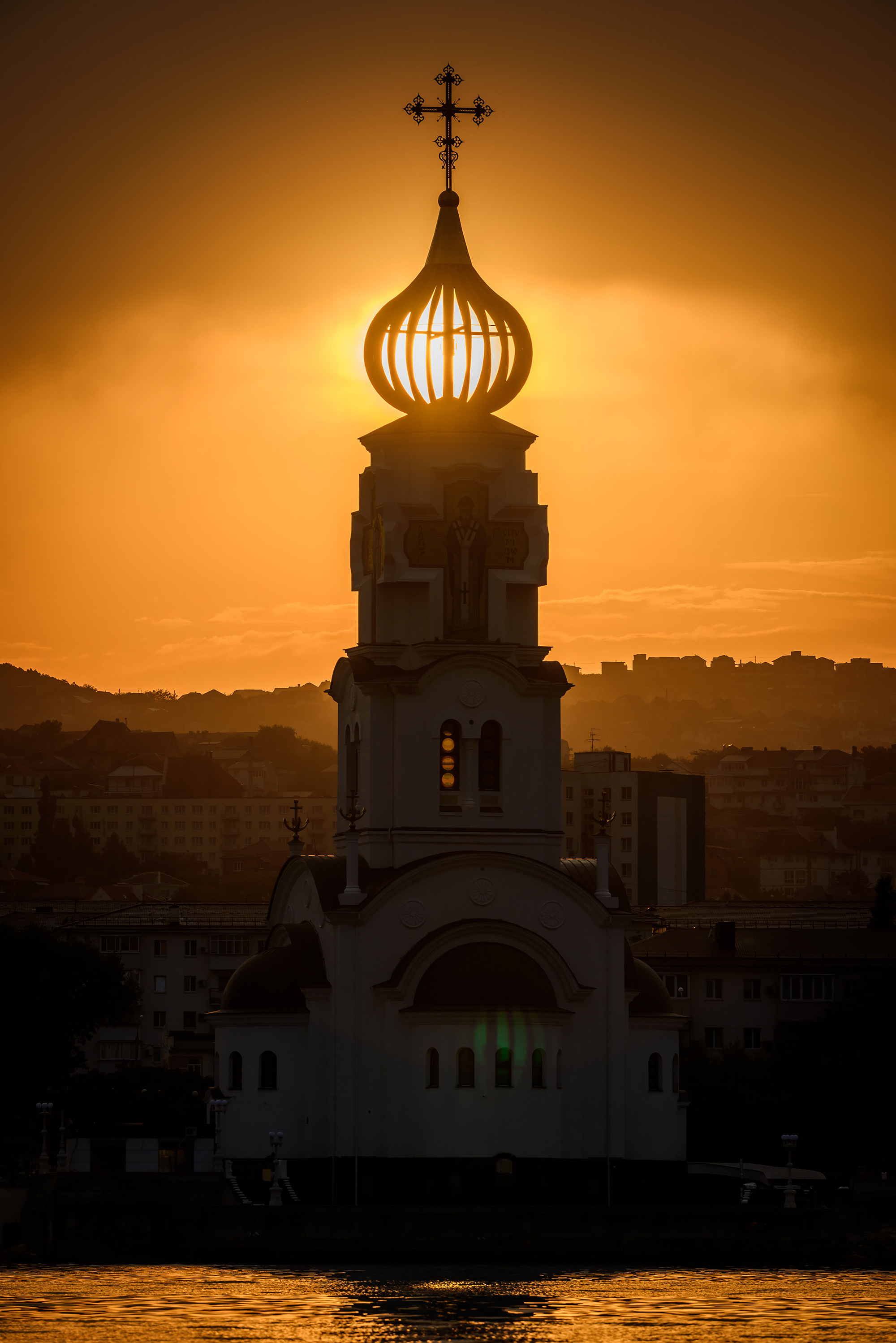 Новороссийск, закат, собор