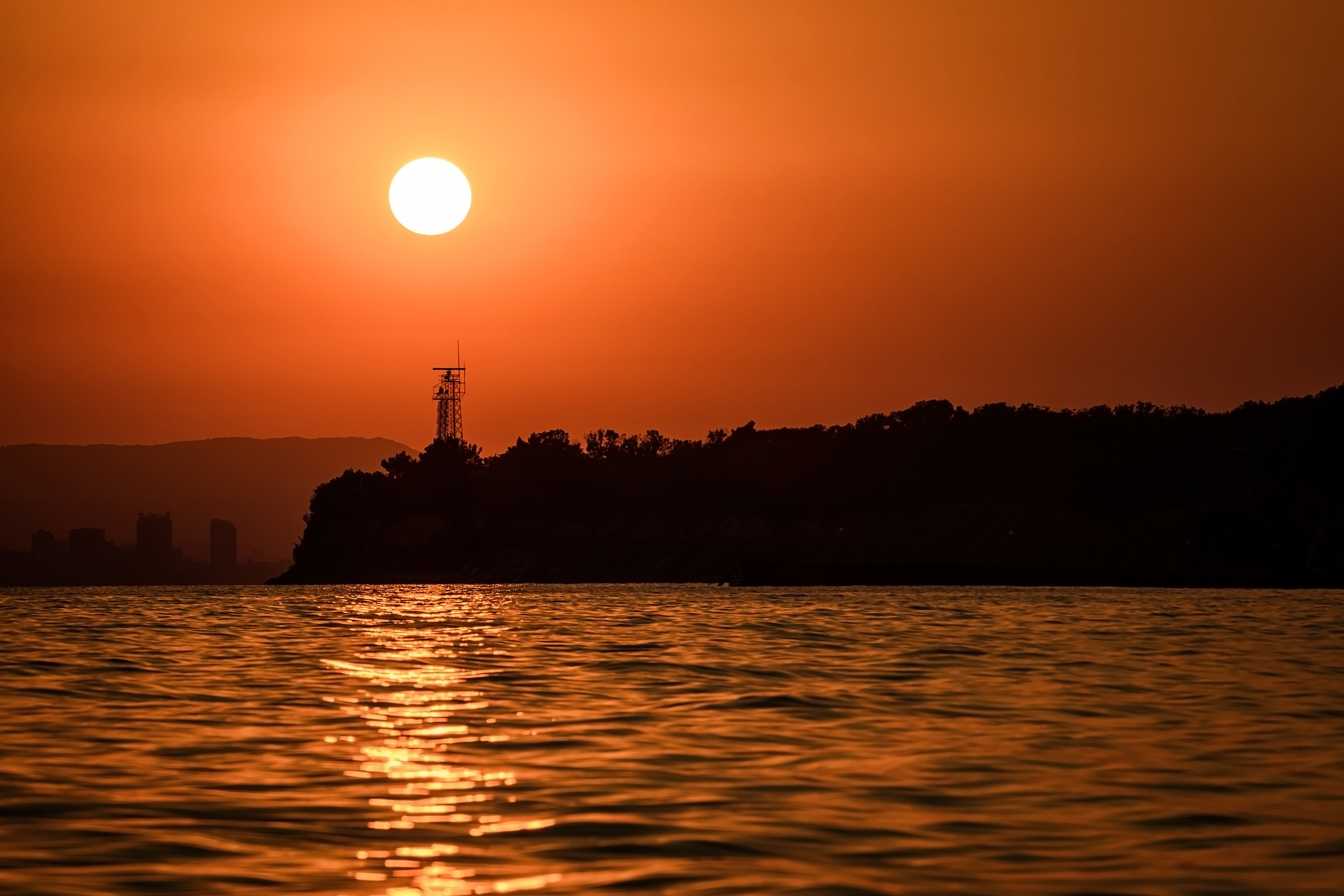 Новороссийск, закат, собор