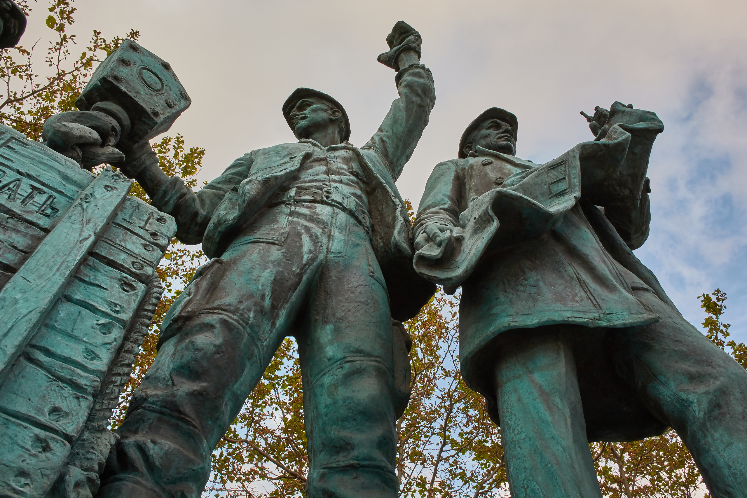 Новороссийск, памятник портовикам