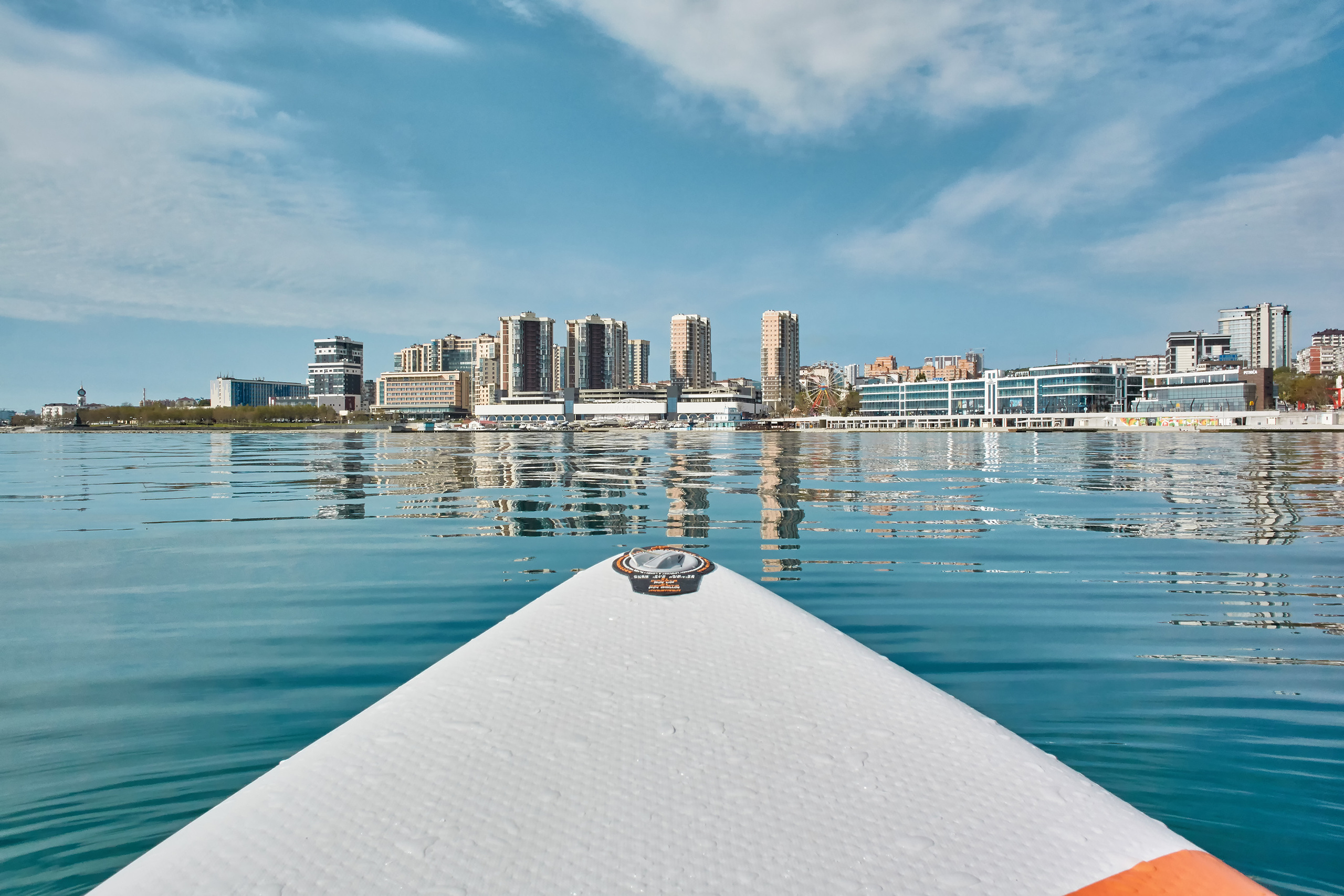 Новороссийск, Ново-Сити, вид с моря с САП-борда