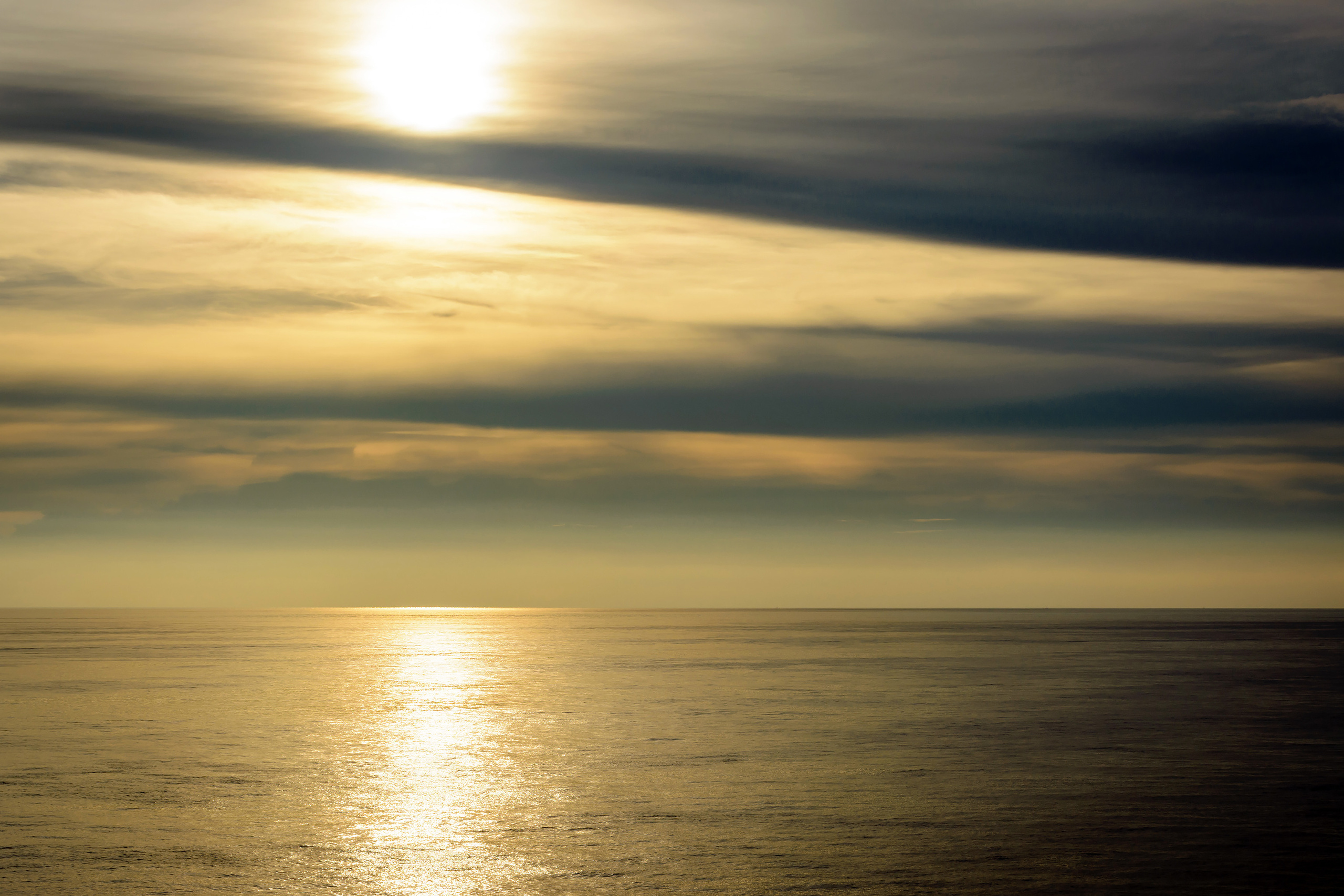 Закат в море