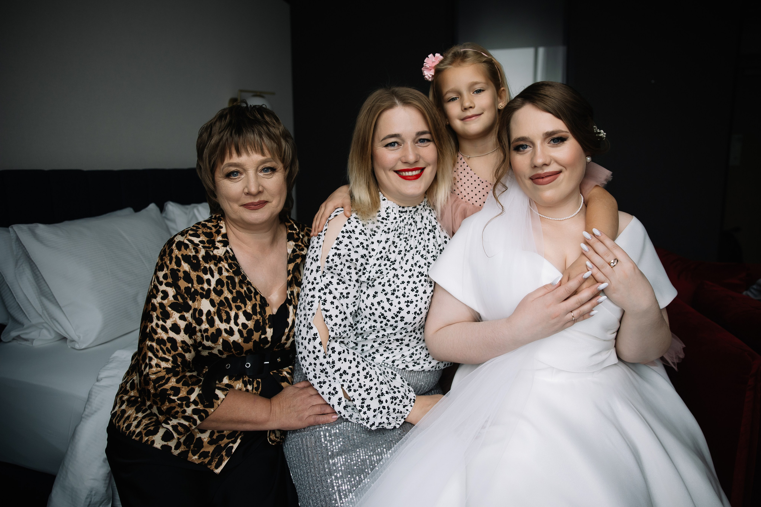 Иван и Олеся. Свадебный фотограф и видеограф в Омске — Виталий и Алёна Орлянд