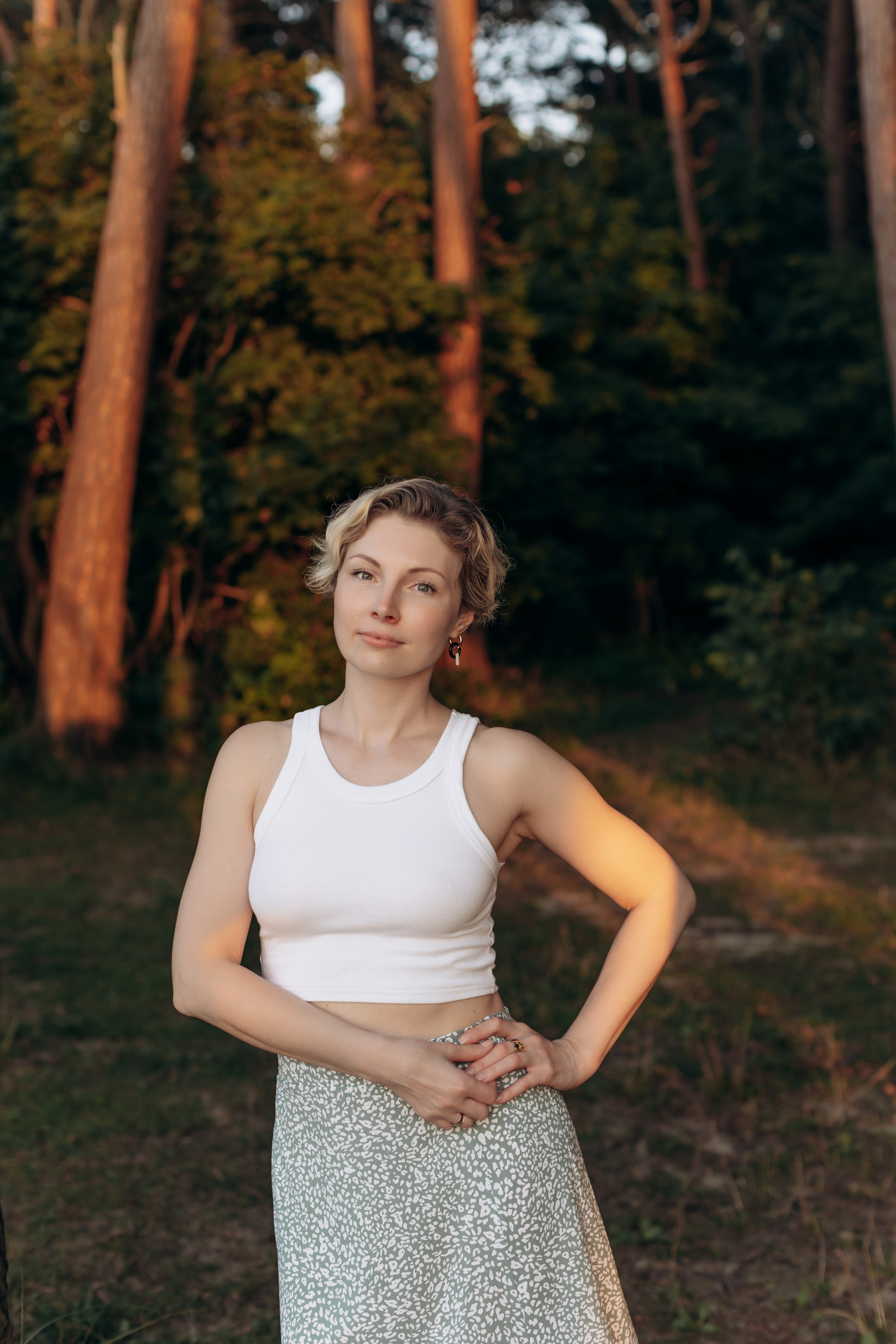 Подруги Пионеский Сосновый бор закат. Фотограф в Калининграде свадебная фотография, репортажная, фотосессии