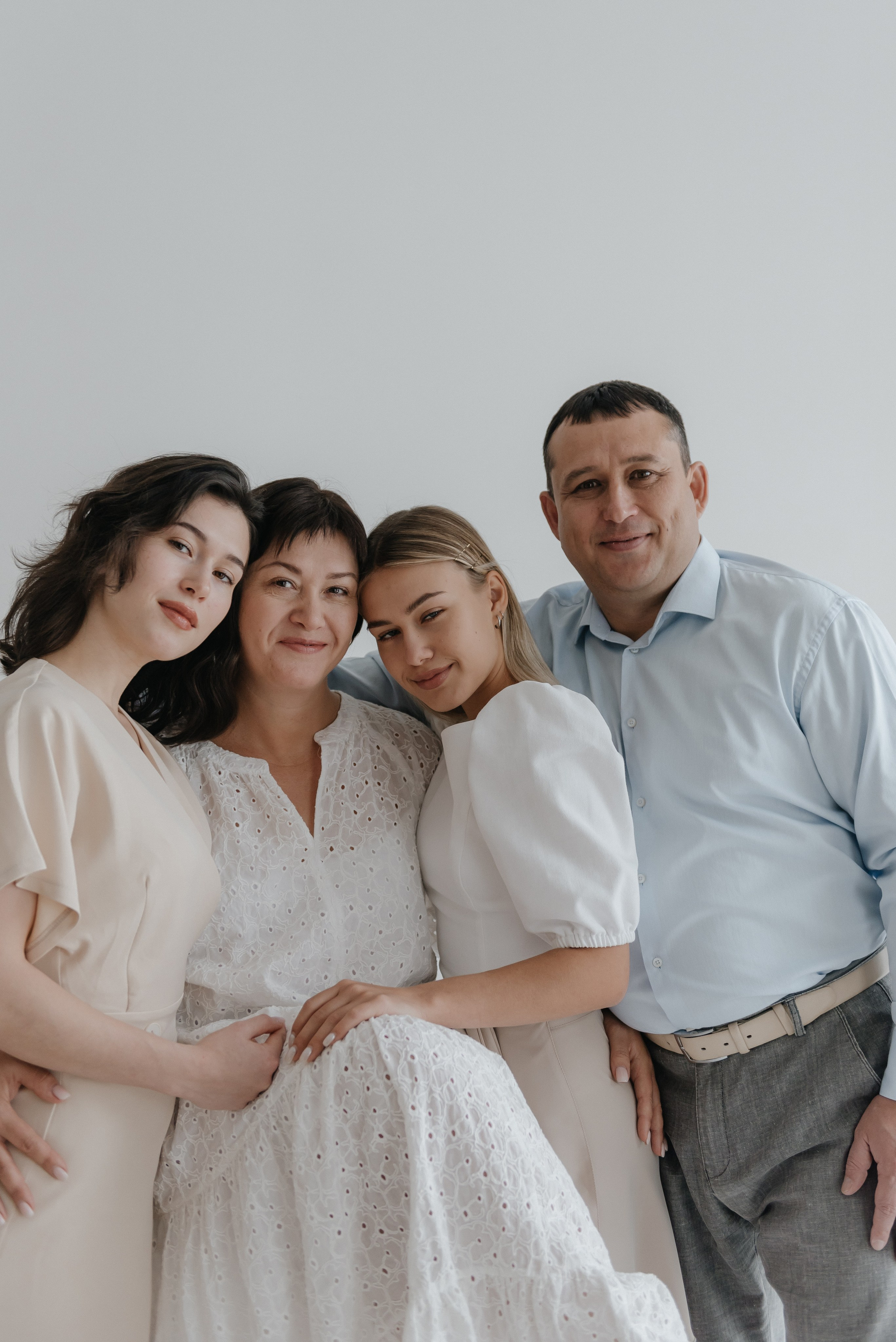 В студии большой семьёй