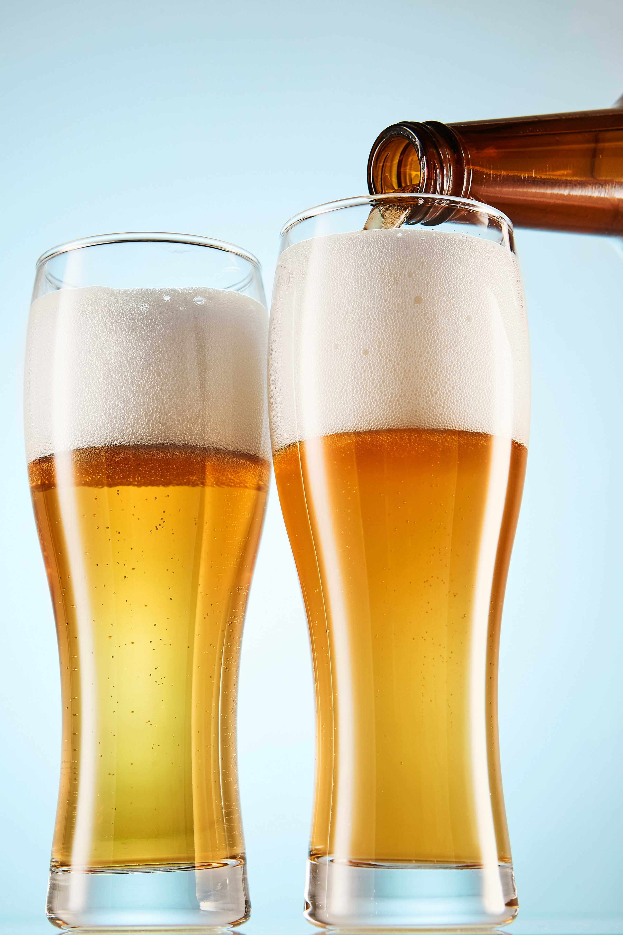 ФОТОСЪЁМКА ГЛЯНЦЕВЫХ / БЛИКУЮЩИХ ОБЪЕКТОВ. Ильшат Бикмиев — предметный фотограф. Каталог и рекламная съёмка для бизнеса Алматы. Качественные фото для бизнеса, маркетплейсов интернета