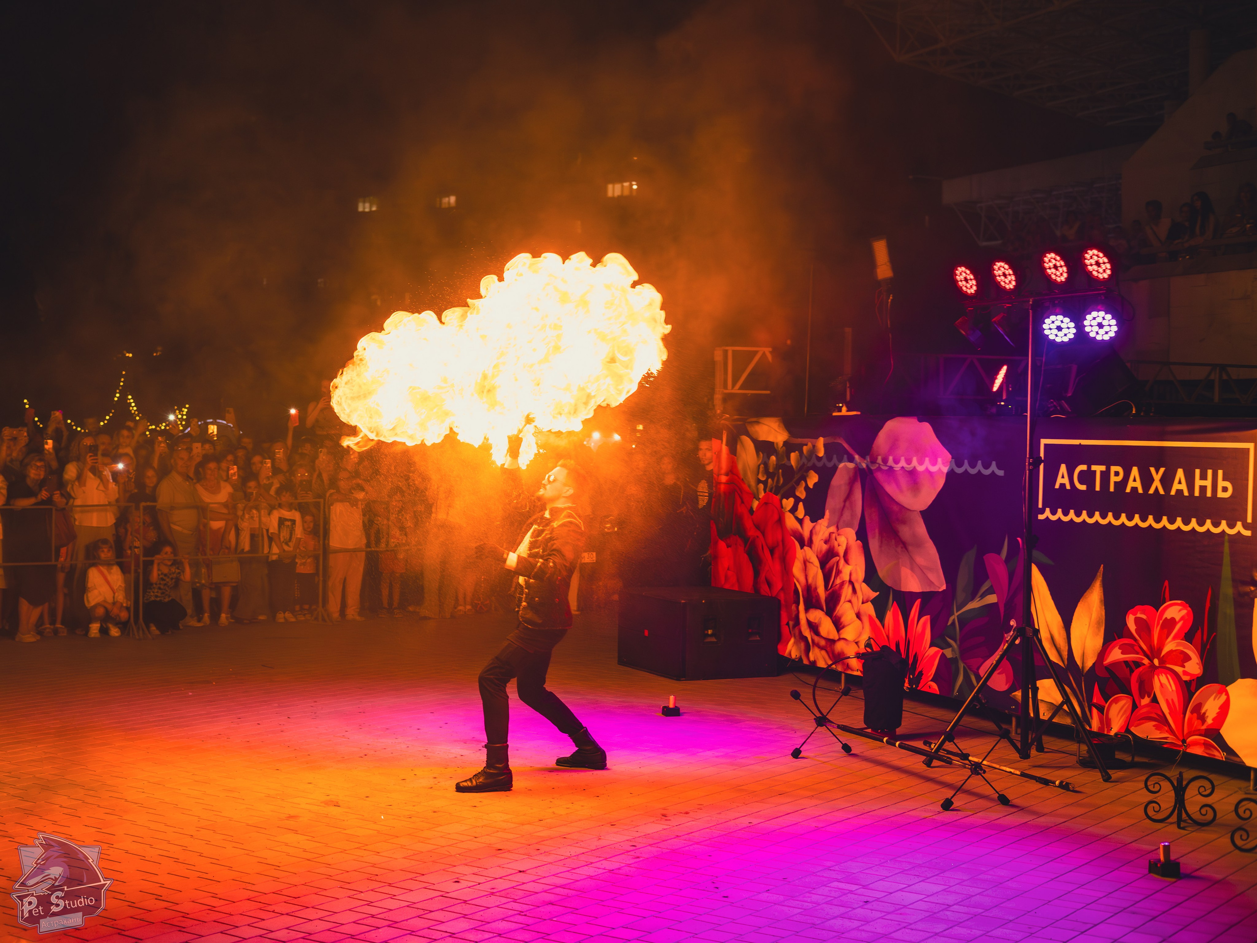 Репортаж «Огни Каспия». Фотограф Марк Файзулин
