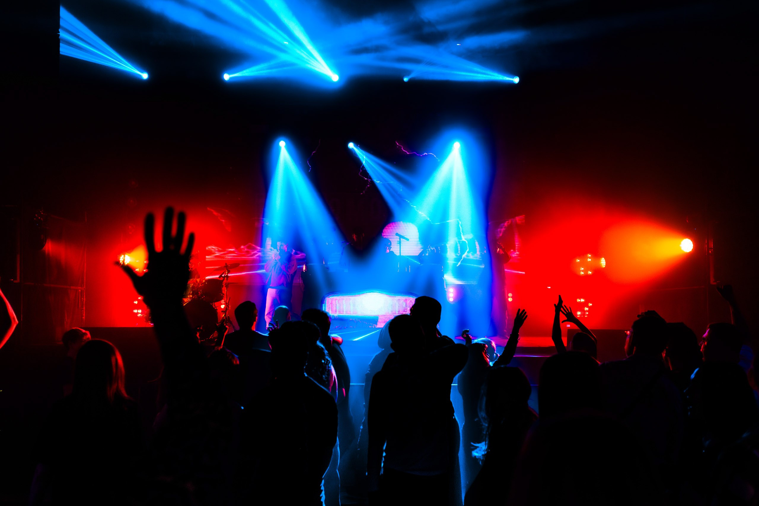 13.04.25 Вечно молодой. Репортажный фотограф Екатеринбург | Яркий, качественный репортаж | Концерты, клубы, репортаж, праздники, корпоративы