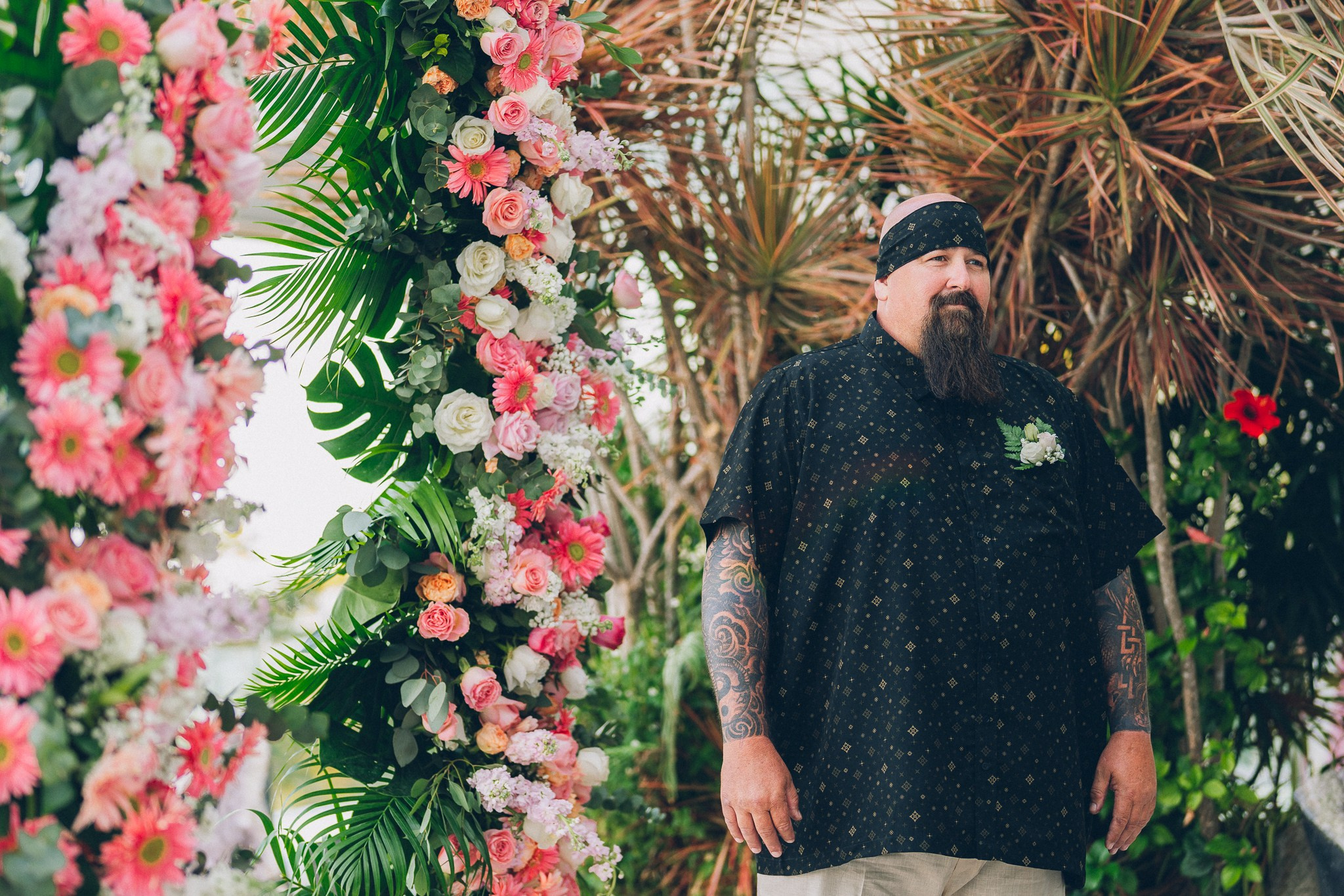 Elegant villa wedding ceremony overlooking the ocean in Koh Samui, Thailand