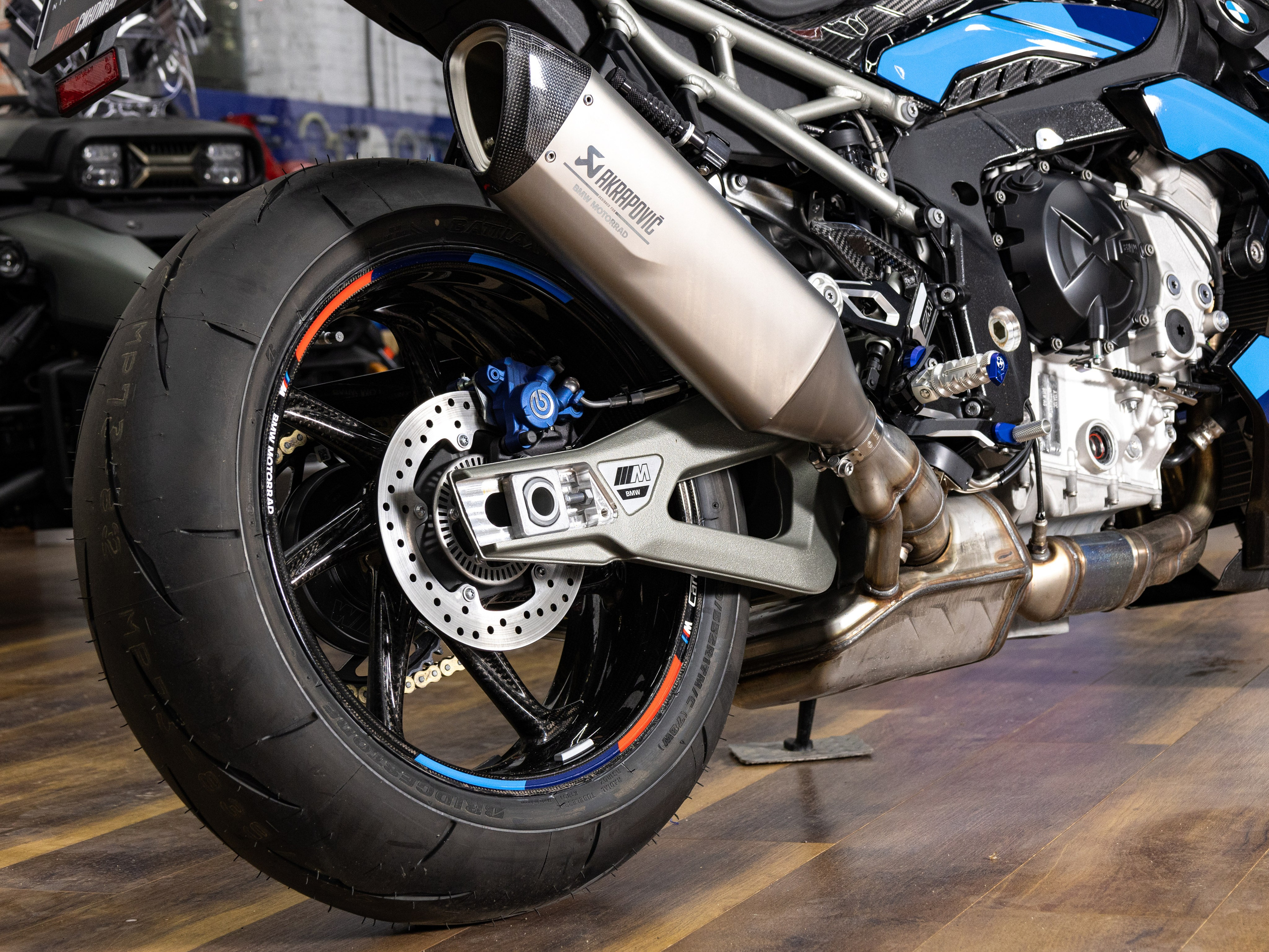 Фотосессия с мотоциклами и автомобилями. Предметный фотограф в Москве и Московской области