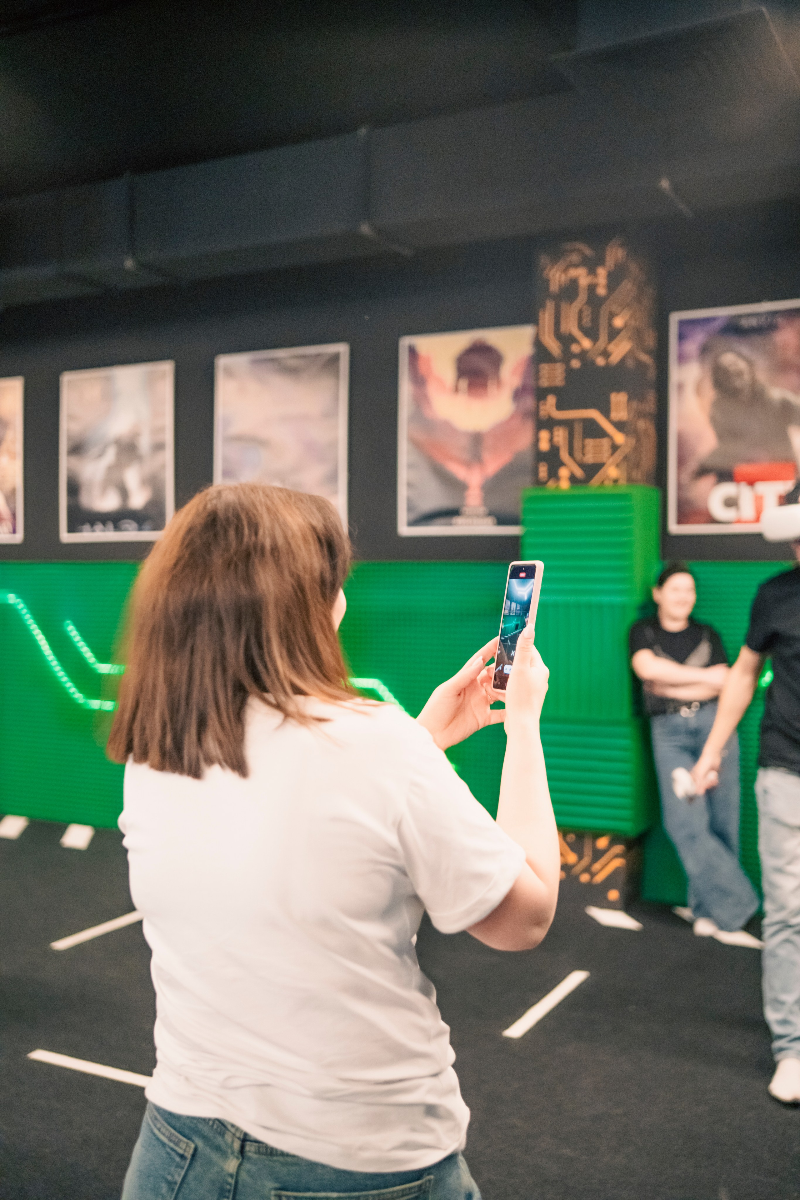 VR April-May. Felixtones