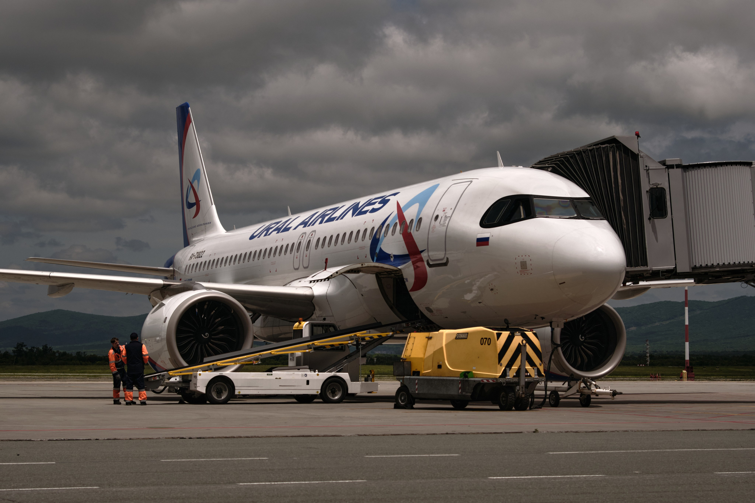 Аэропорт Владивостока. Фотограф портретный архитектурный лавстори будуар Санкт-Петербург Виктор Иванов