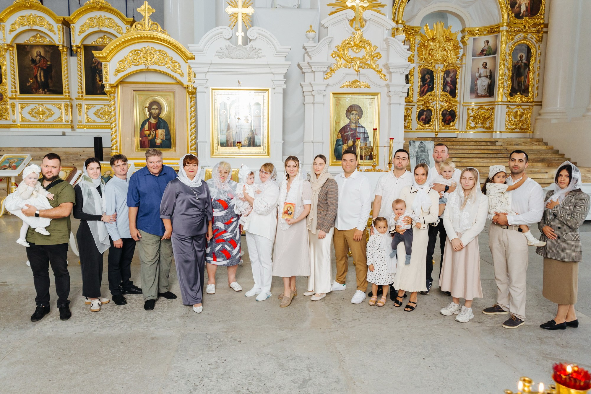 Смольный собор крещение сколько стоит, где провести крещение спб, душевный батюшка смольный собор, цена крестин, где покреститься взрослому