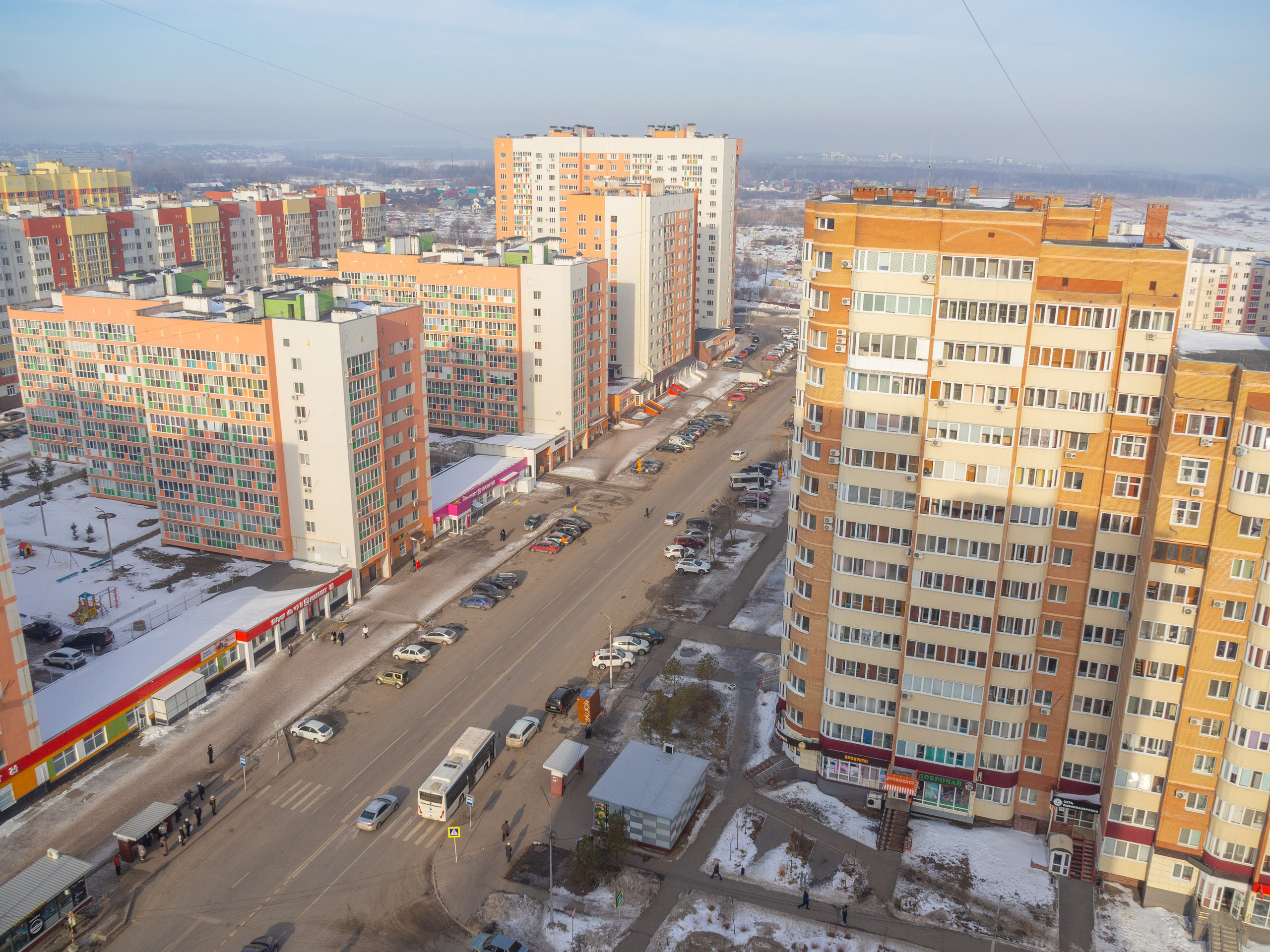 Вид с 11 этажа на улицу Дагестанскую