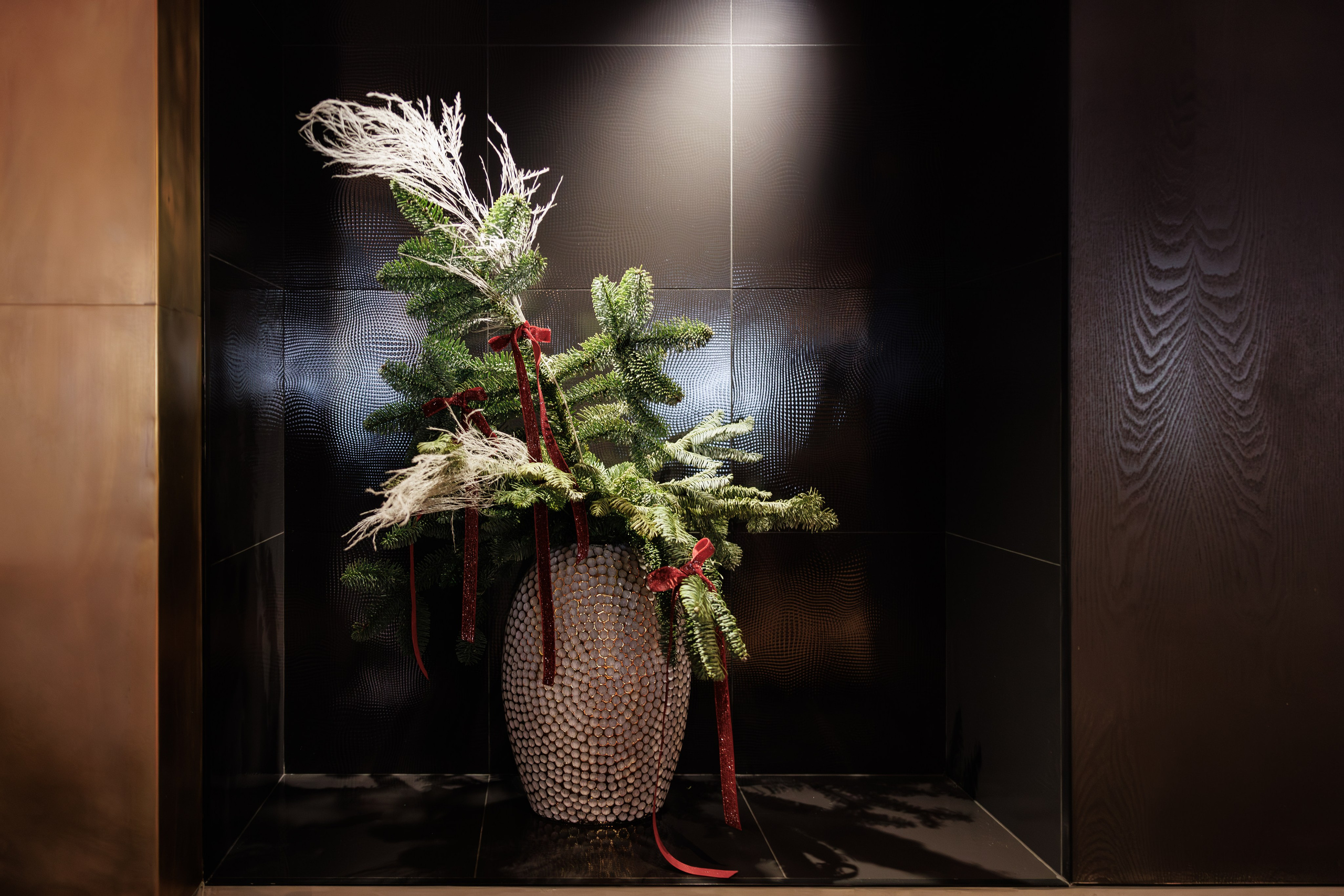 Фотограф для интерьерной съемки ресторана. Контент для бизнеса в Екатеринбурге Полдень Медиа