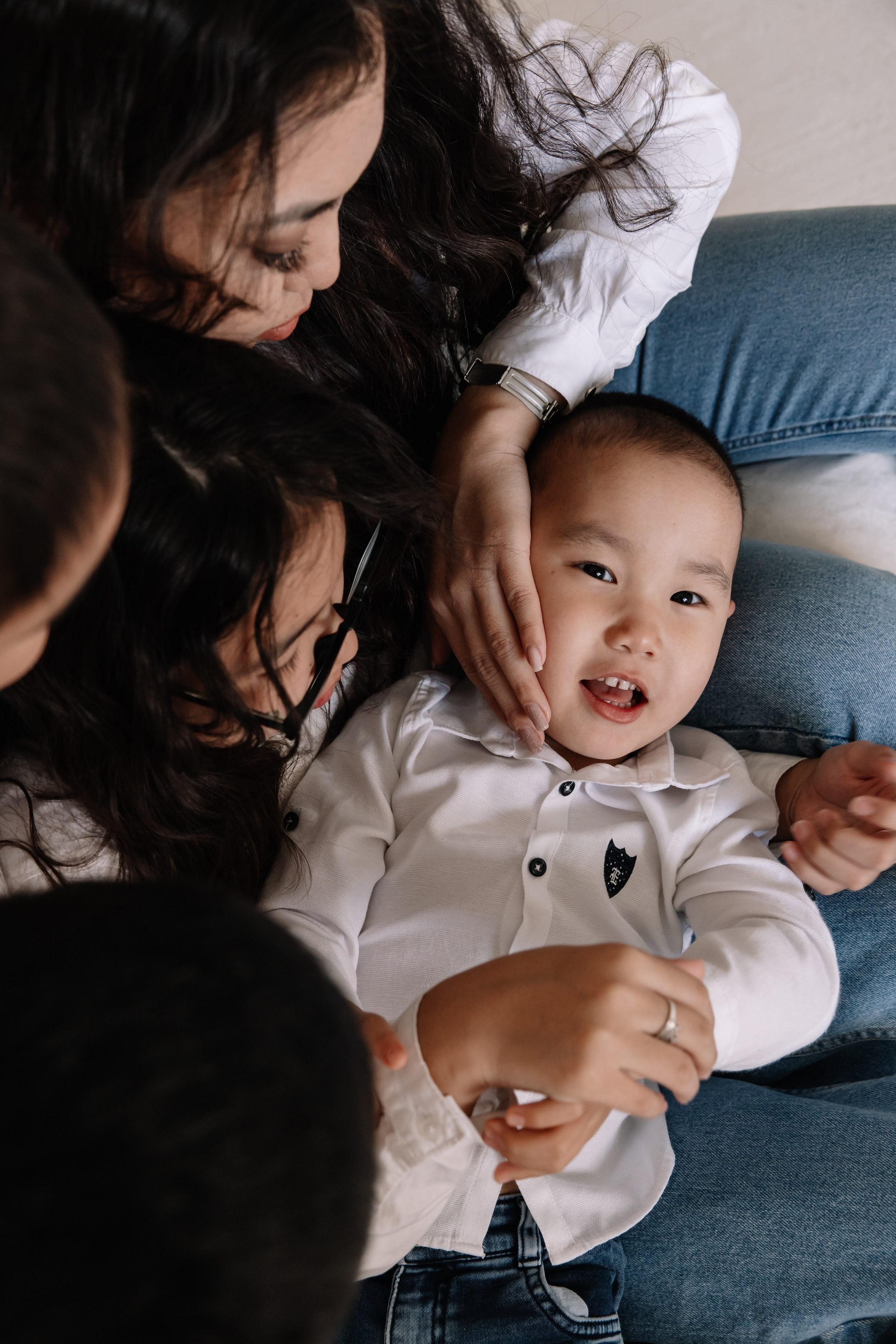 Семейная фотосессия в студии. Свадебный и семейный фотограф в Элисте Лиджик Сарлов