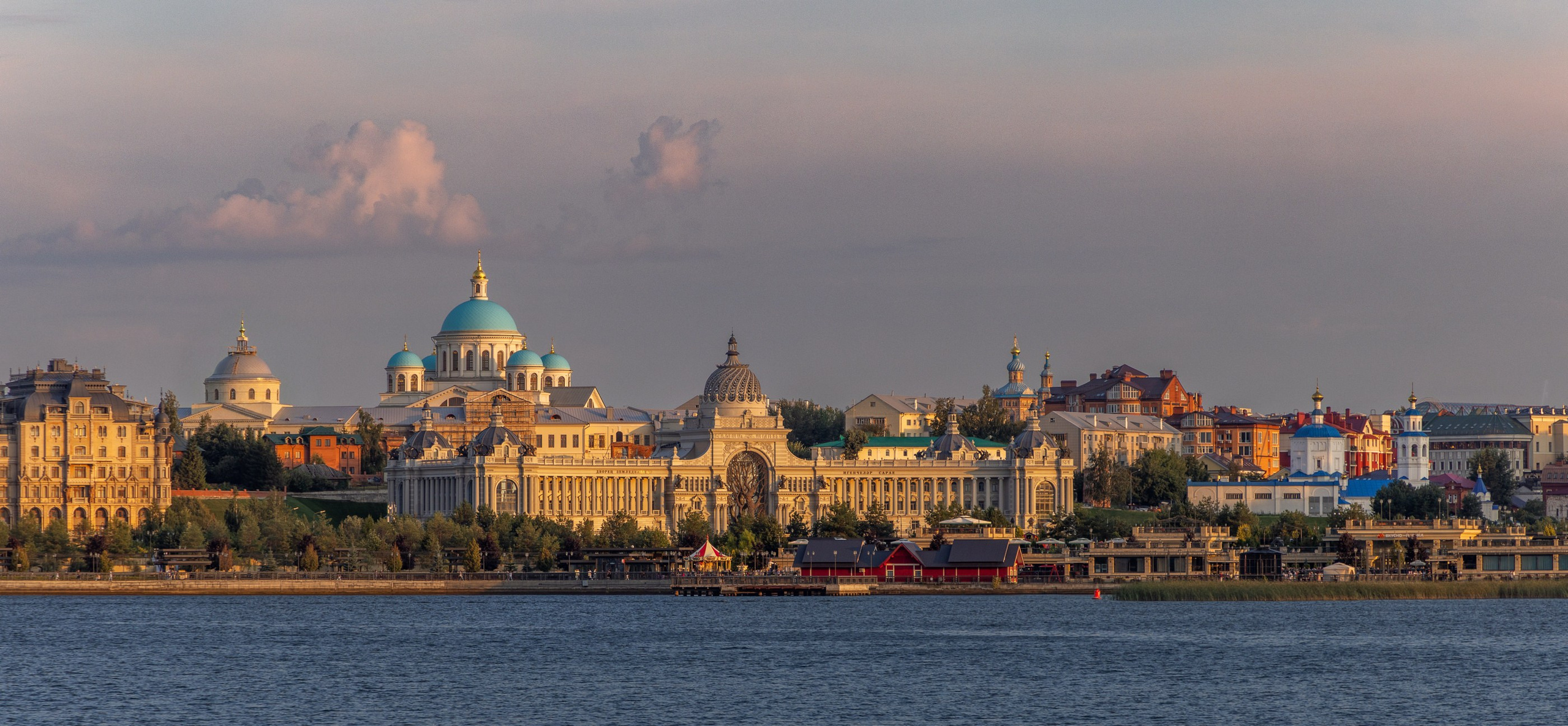 City and architectural portfolio of photographer Vadim Sherbakov. Vadim Sherbakov Portfolio