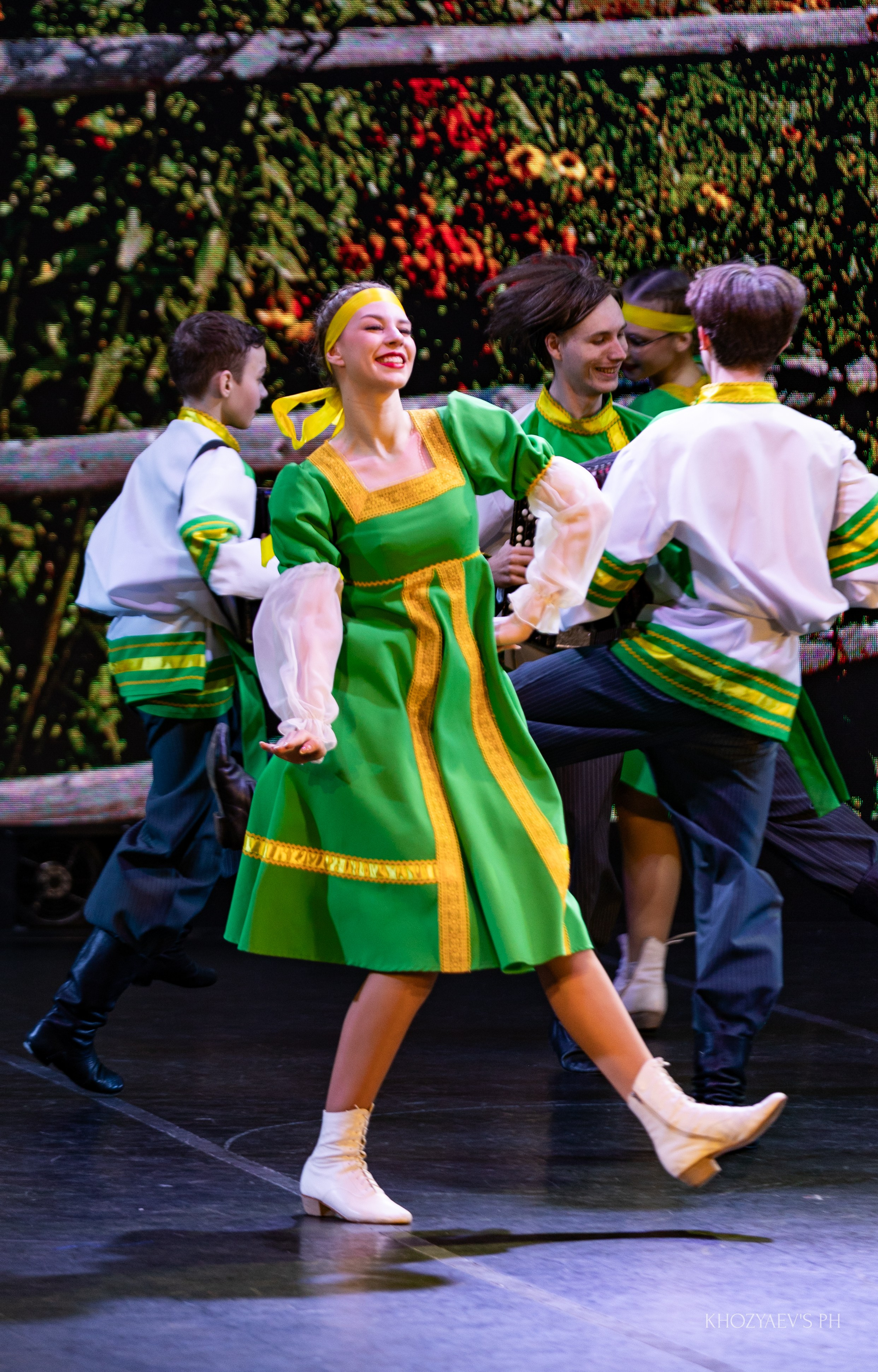 Отчетный концерт Ансамбля танца «Вольный Ветер». Фотограф в Нижнем Новгороде, Дзержинске Олеся Хозяева