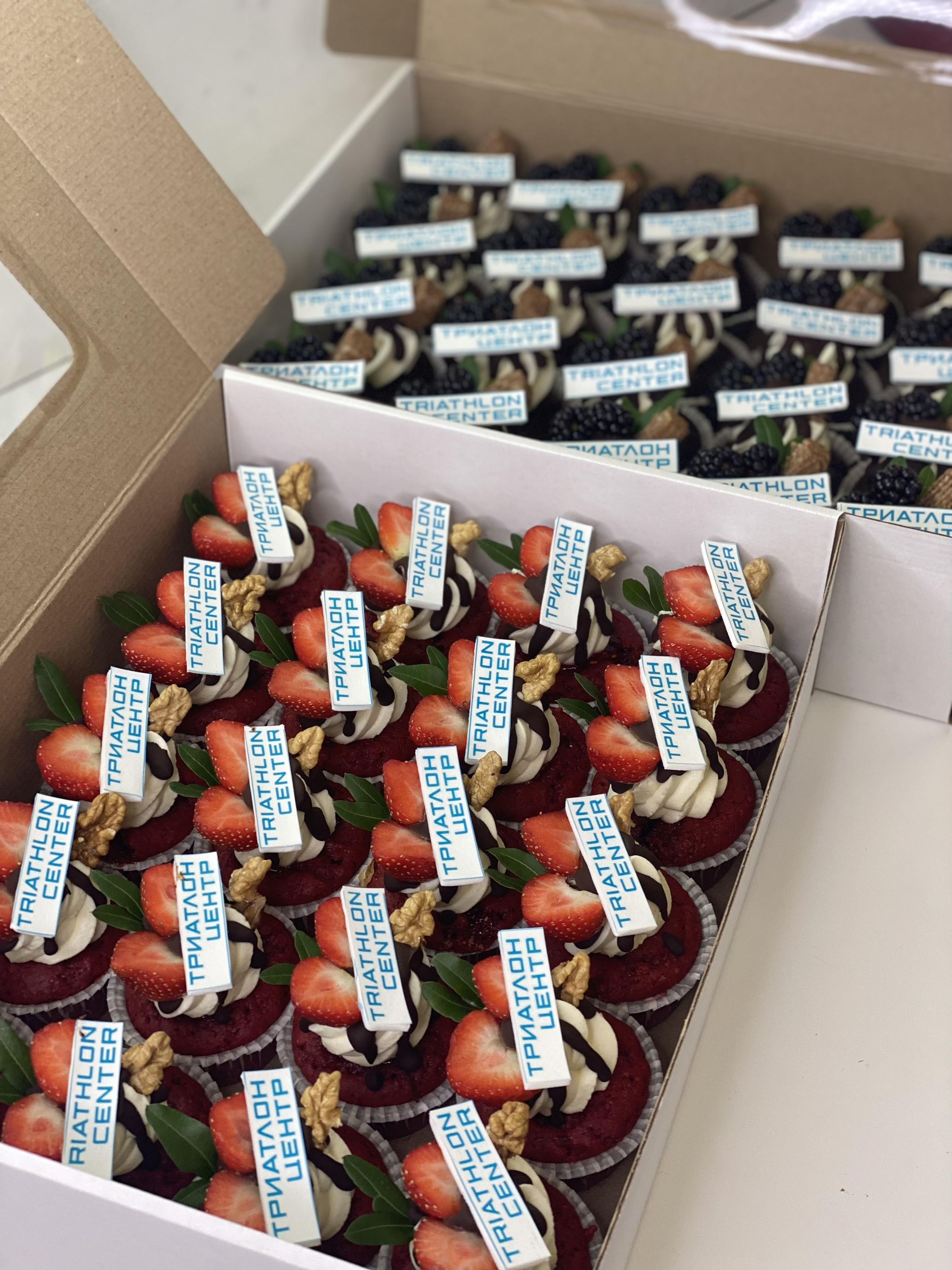 Капкейки фуршетные с логотипом. Katyasugarsugar капкейки, зефир, торты Москва