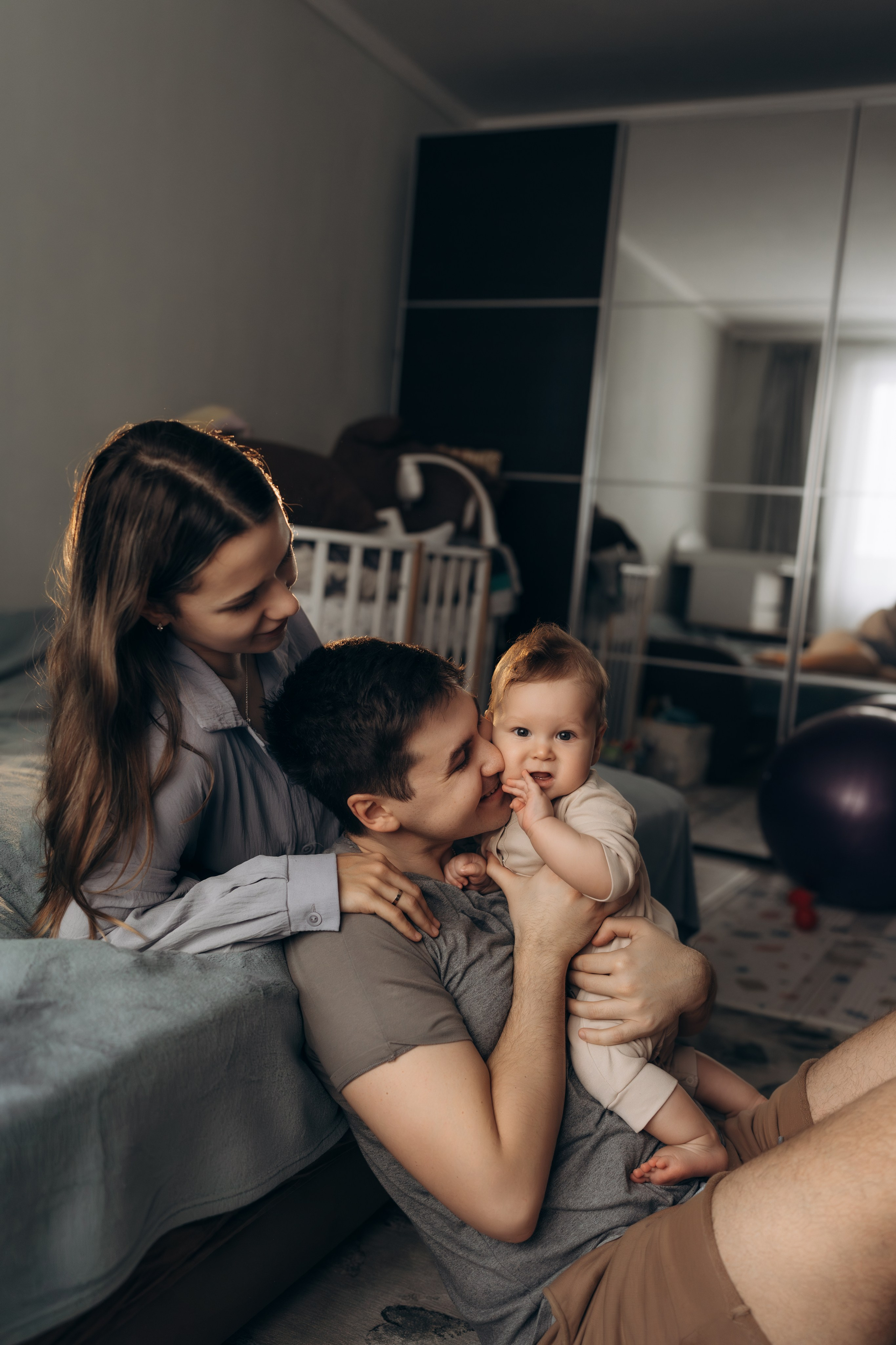Домашняя фотосессия для Тани, Леши и Ромочки. Детский, семейный и ньюборн фотограф в Москве Юлия Шуарт