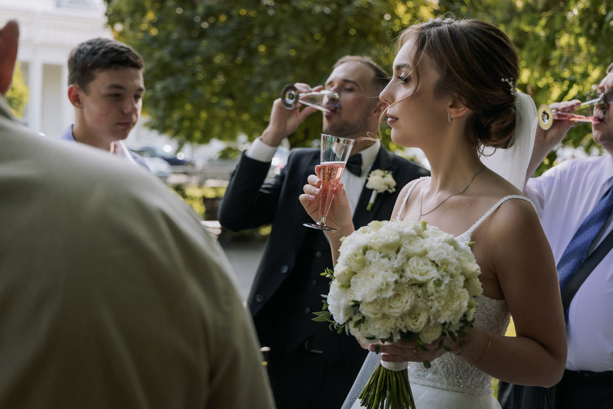 Свадебная прогулка Екатерины и Евгения. Свадебная фотография. Арина Рубах