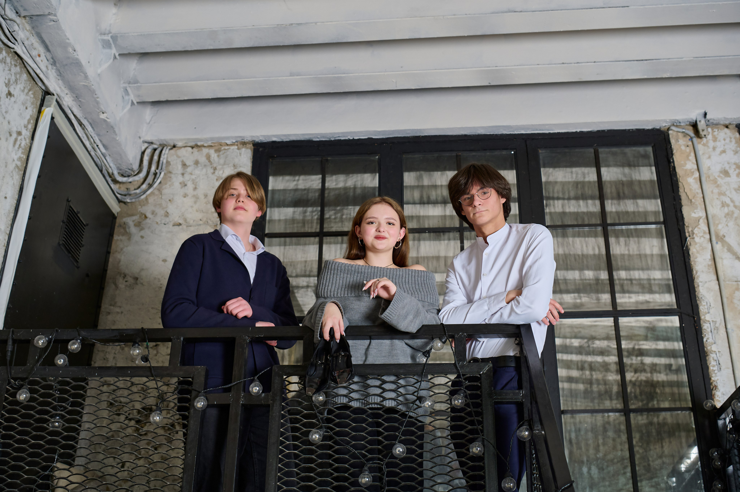 Пример фото выпускников в студии. Детский и семейный фотограф г. Москва Оксана Катаджи