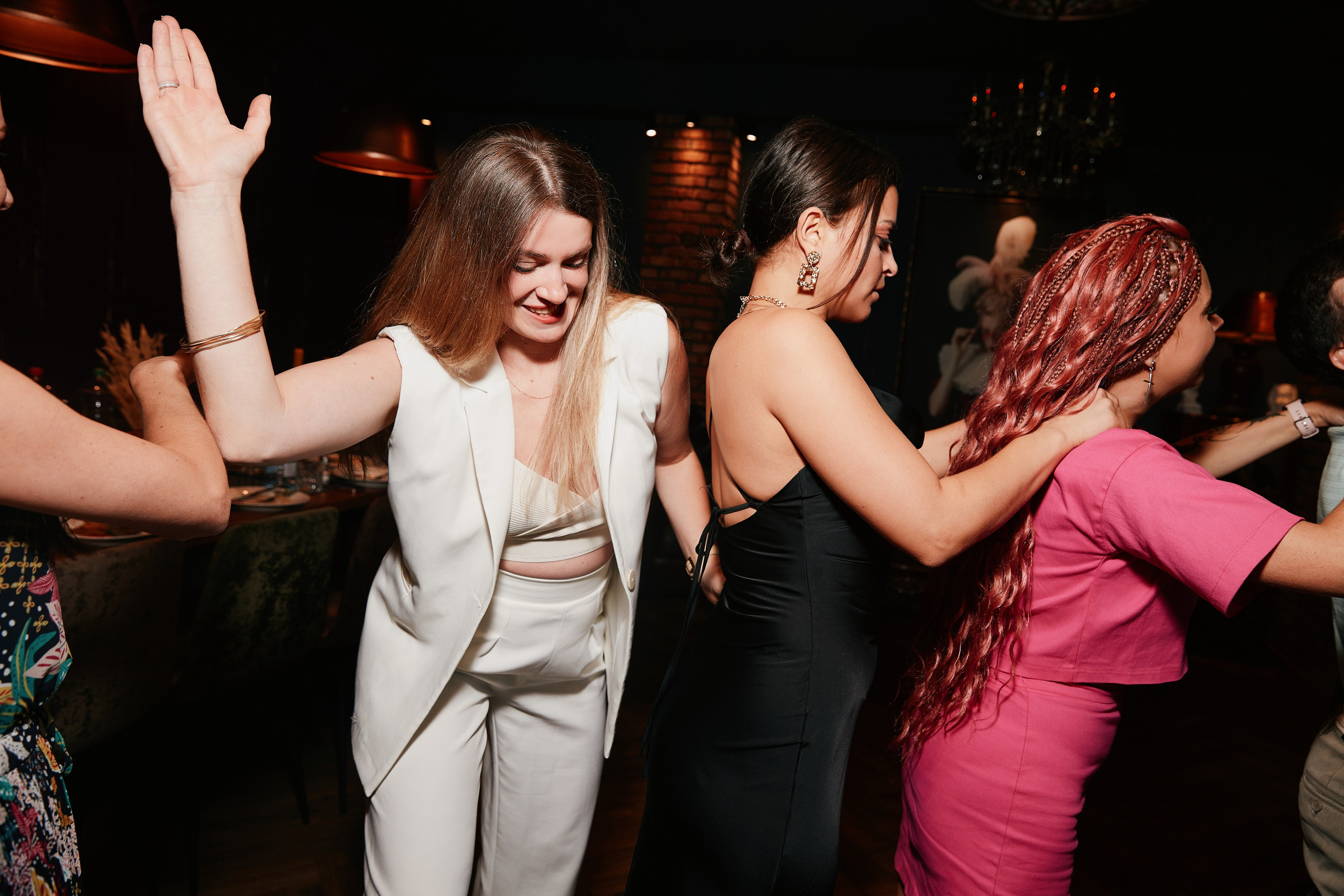 HOLIDAY IN AVRORA ROOM 10.08. Свадебный репортажный фотограф краснодар максим дремов дрёмов фотосессия студия цена