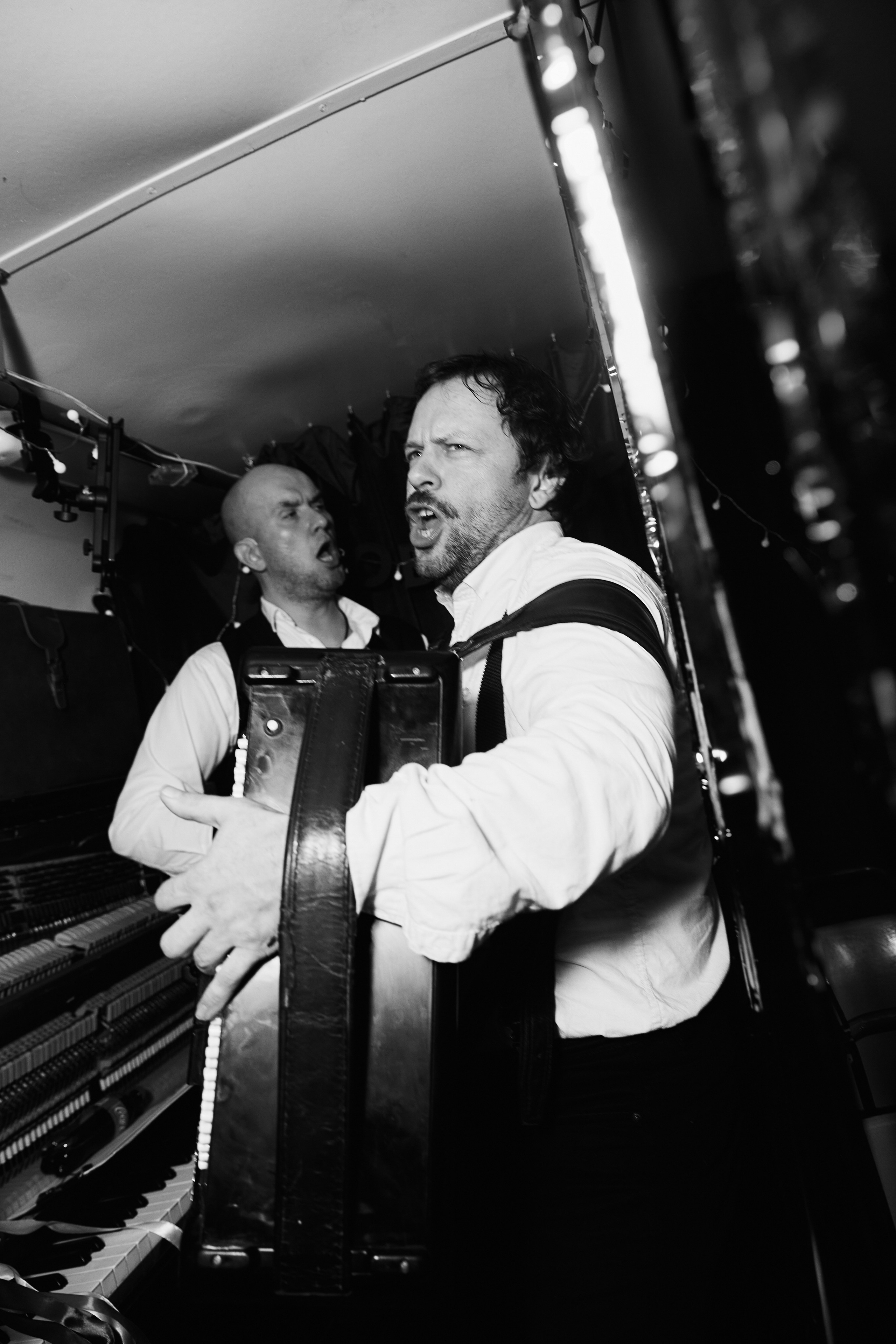 Tram 35 30.11. Свадебный репортажный фотограф краснодар максим дремов дрёмов фотосессия студия цена