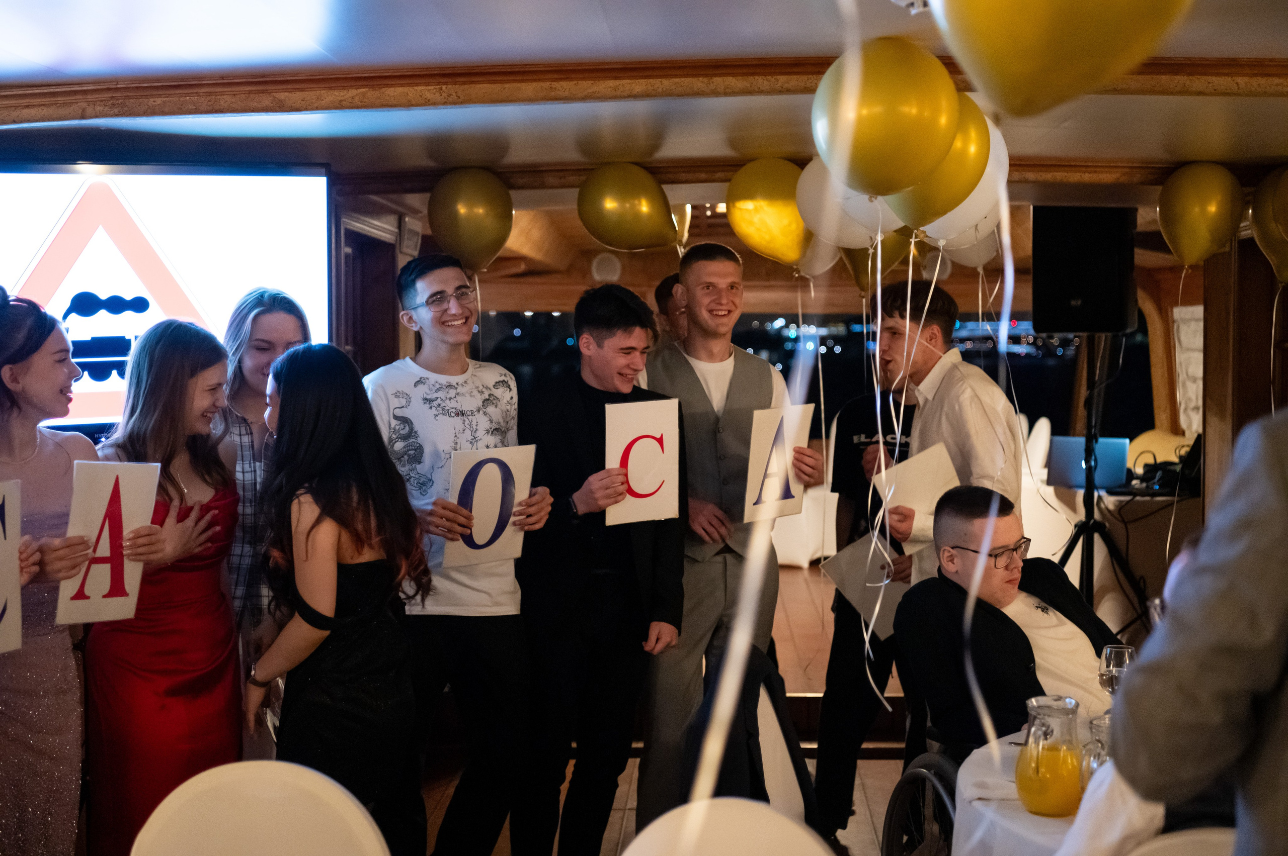 Выпускной вечер 11 класс на теплоходе. Детский и семейный фотограф г. Москва Оксана Катаджи