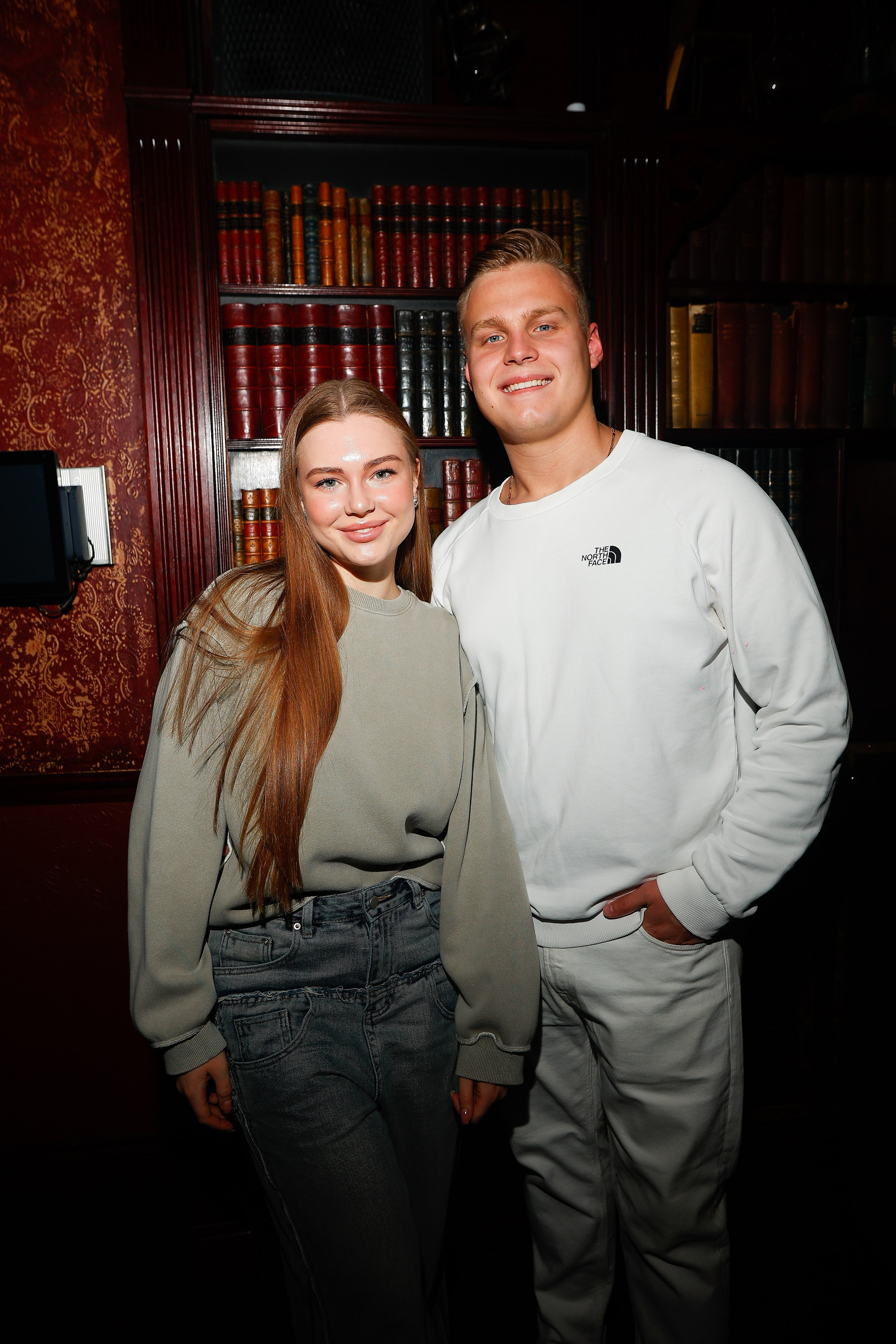 Саша и Питер | 16 тонн | Premier. Nikolskayasecular