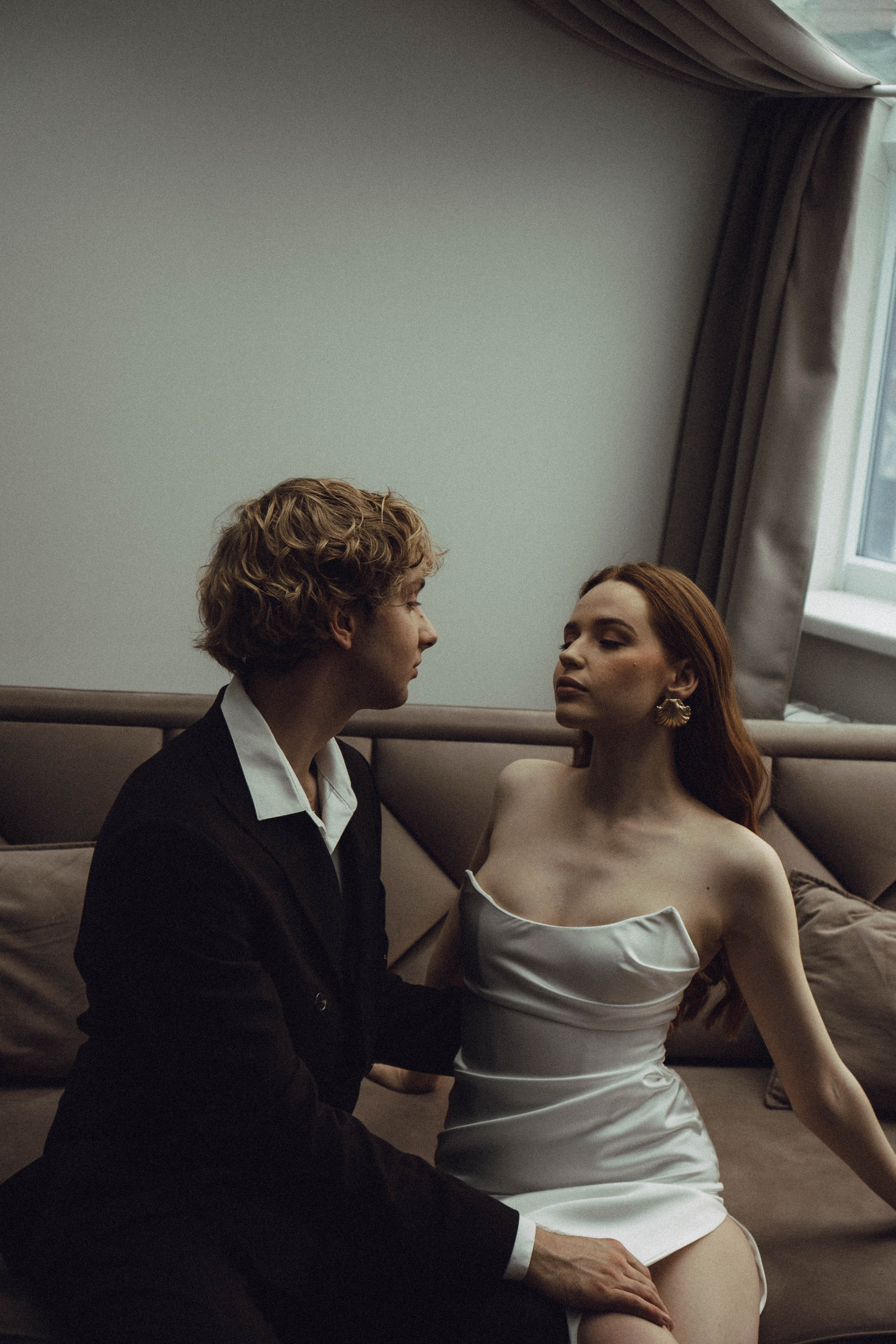 СВАДЕБНАЯ СЬЕМКА В ОТЕЛЕ. СБОРЫ ЖЕНИХА И НЕВЕСТЫ И ТАКЖЕ ТОР И ПОДГОТОВКА К ПРОГУЛКЕ. Профессиональный фотограф, Санкт-Петербург — Виктория Богомолова