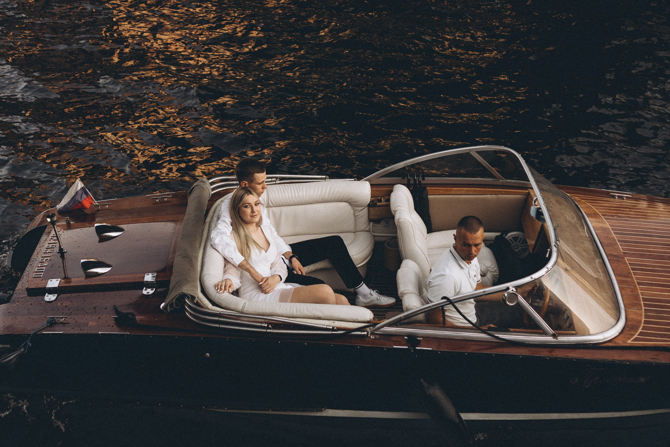 СВАДЕНБНАЯ СЬЕМКА НА КАТЕРЕ ПО КАНАЛАМ САНКТ-ПЕТЕРБУРГА И В АКВАТОРИИ НЕВЫ. Профессиональный фотограф, Санкт-Петербург — Виктория Богомолова