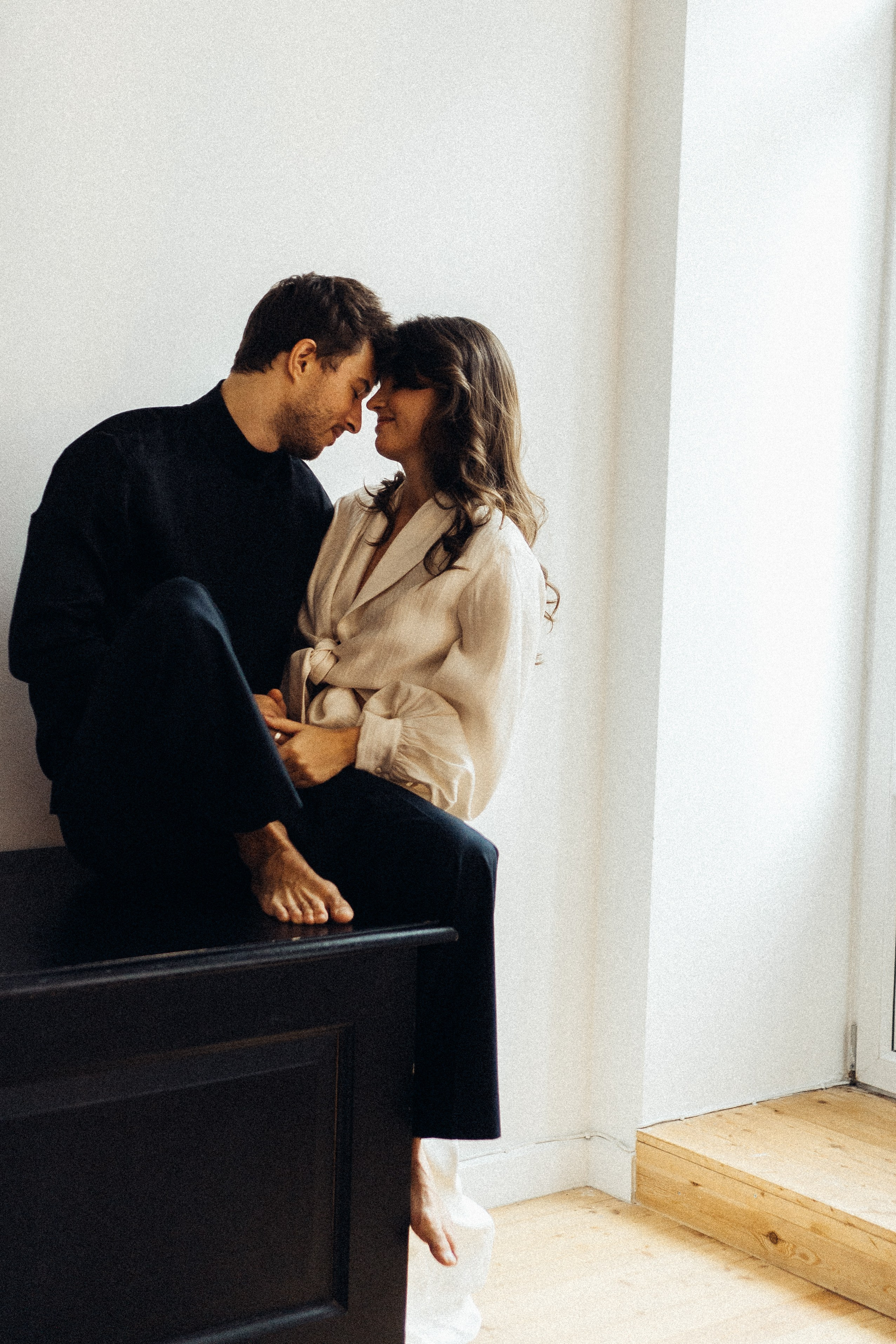 УТРО ЖЕНИХА И НЕВЕСТЫ В ПИТЕРСКОЙ КВАРТИРЕ И СЬЕМКА С СВАДЕБНЫХ ОБРАЗАХ. Профессиональный фотограф, Санкт-Петербург — Виктория Богомолова