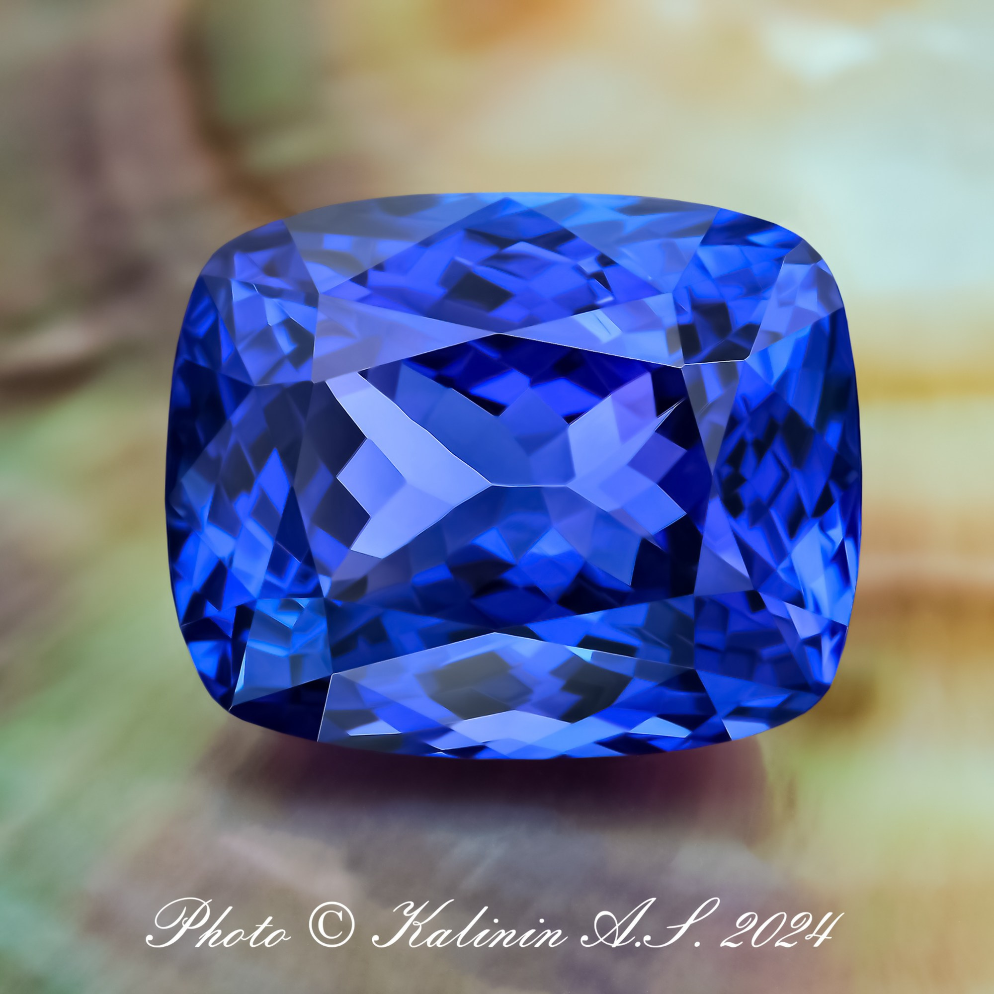 Профессиональная уникальная рекламная фотосъёмка драгоценных в Москве  тел +7 966-003-13-07. Высококачественная профессиональная рекламная фотосъёмка ювелирных украшений, драгоценных камней в Москве. Обучение, консультация