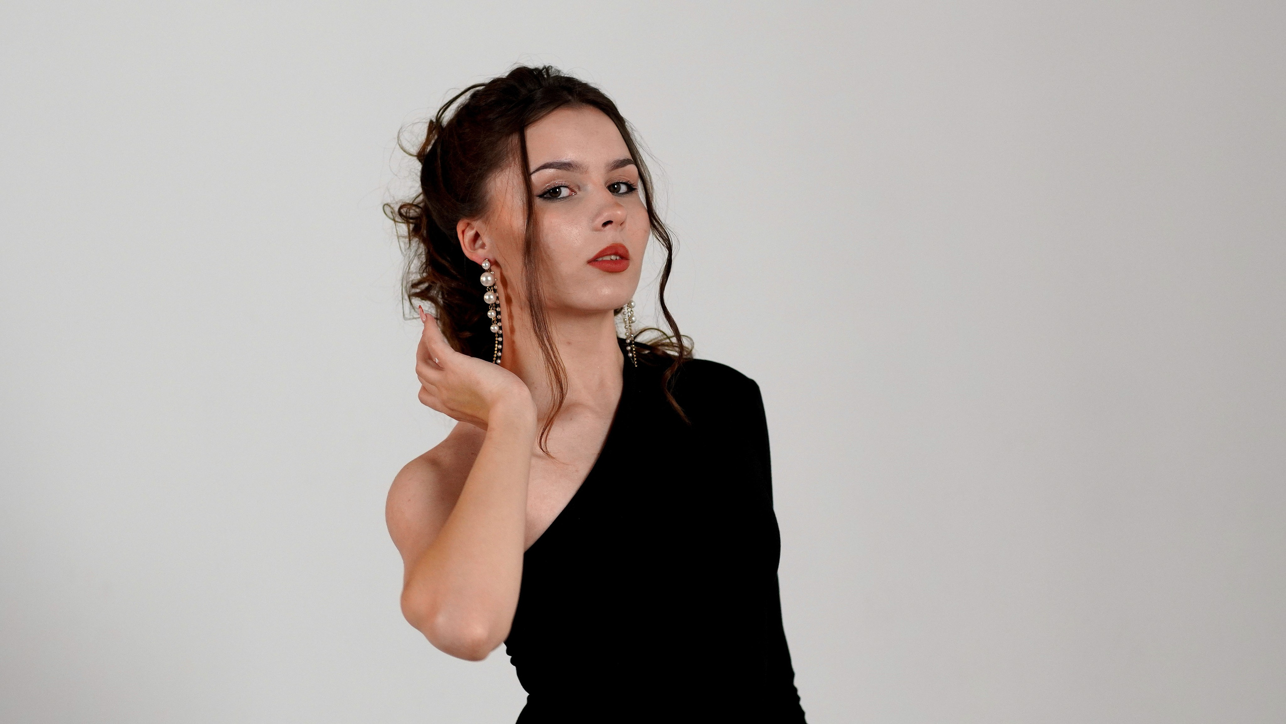 Фотосессии с моделью для маркетплейсов. Коллекции одежды, украшений, аксессуаров. Свадебный видеограф и фотограф в Пензе Виталий Гинзбург