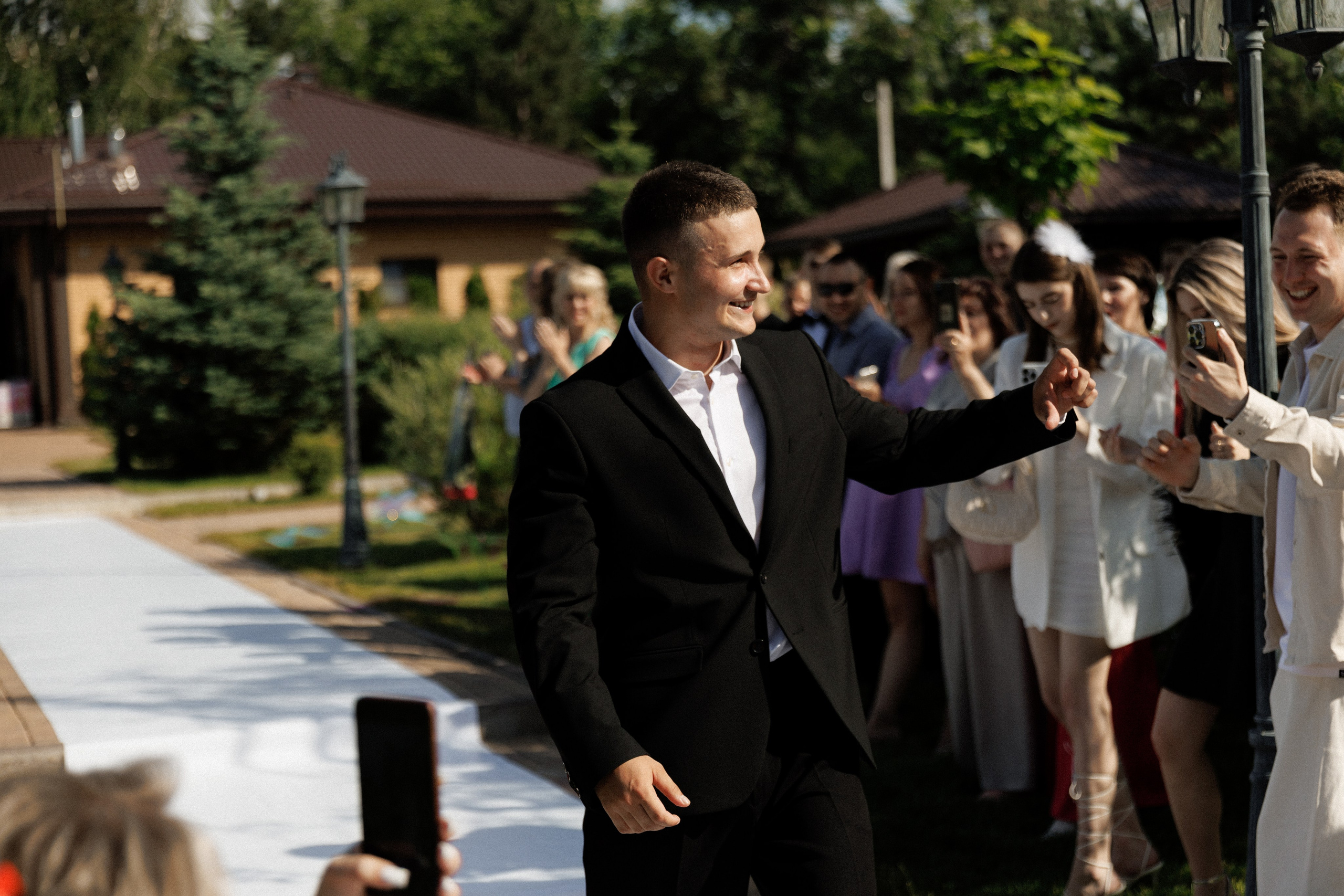 Сказка в июне. Свадьба Андрея и Инессы. Свадебный фотограф Бакрымова Валентина